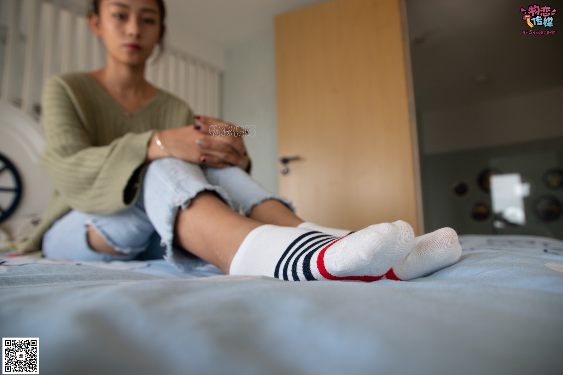 图片[85]-物恋传媒 No.067 锁骨的秘密。白色板鞋配白色横纹棉袜 [189P] – 速更版-美库