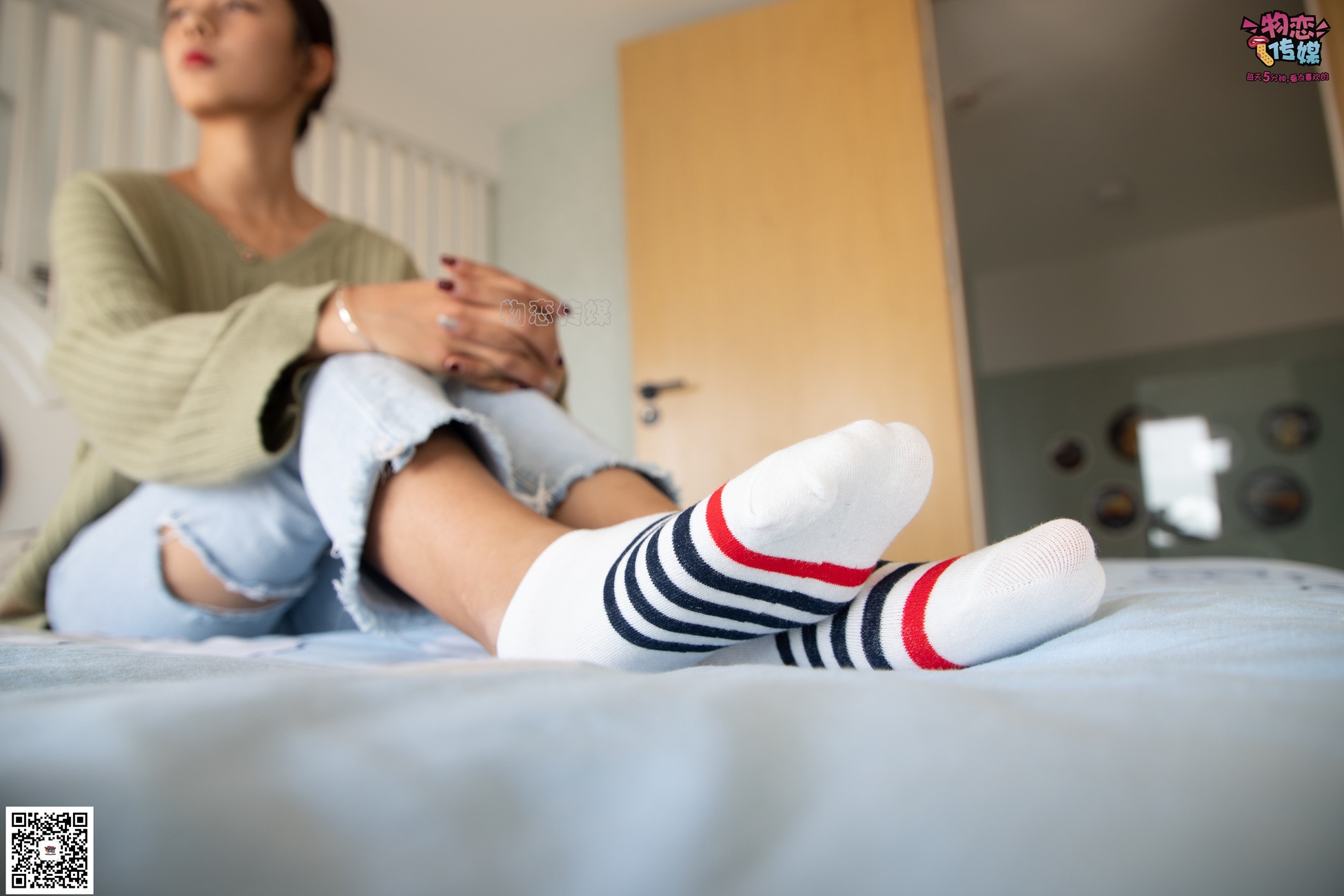 图片[86]-物恋传媒 No.067 锁骨的秘密。白色板鞋配白色横纹棉袜 [189P] – 速更版-美库