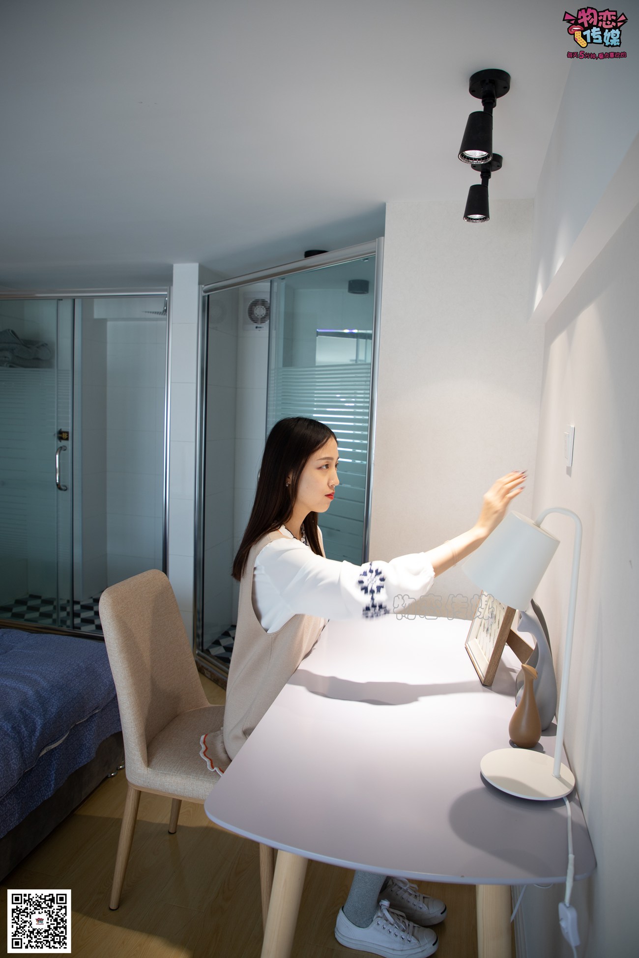 图片[104]-勿恋传媒 No.066 清纯小解解的灰色长筒棉袜 只想这样看着你 [148P] – 速更版-美库