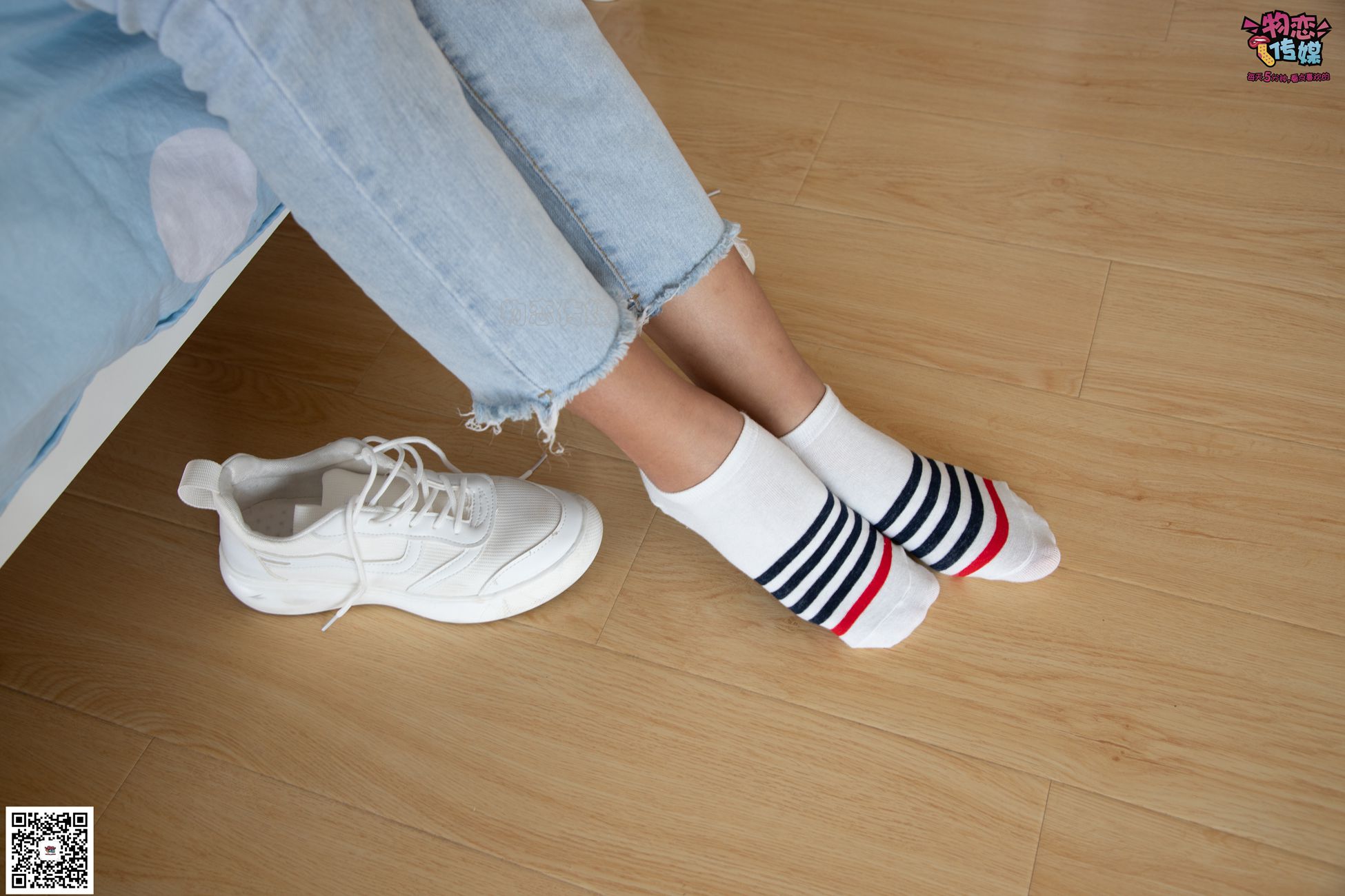 图片[92]-物恋传媒 No.067 锁骨的秘密。白色板鞋配白色横纹棉袜 [189P] – 速更版-美库