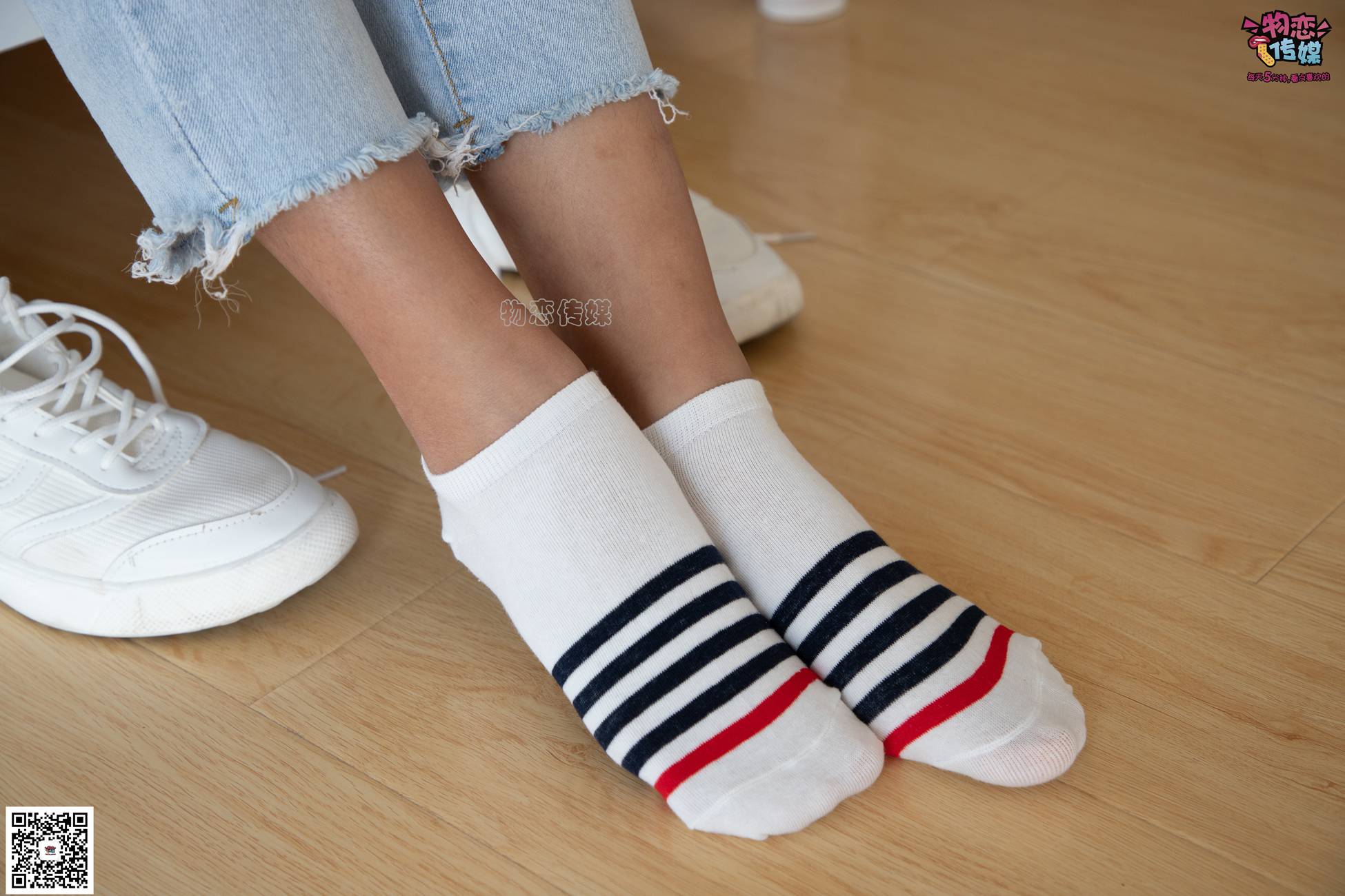 图片[93]-物恋传媒 No.067 锁骨的秘密。白色板鞋配白色横纹棉袜 [189P] – 速更版-美库