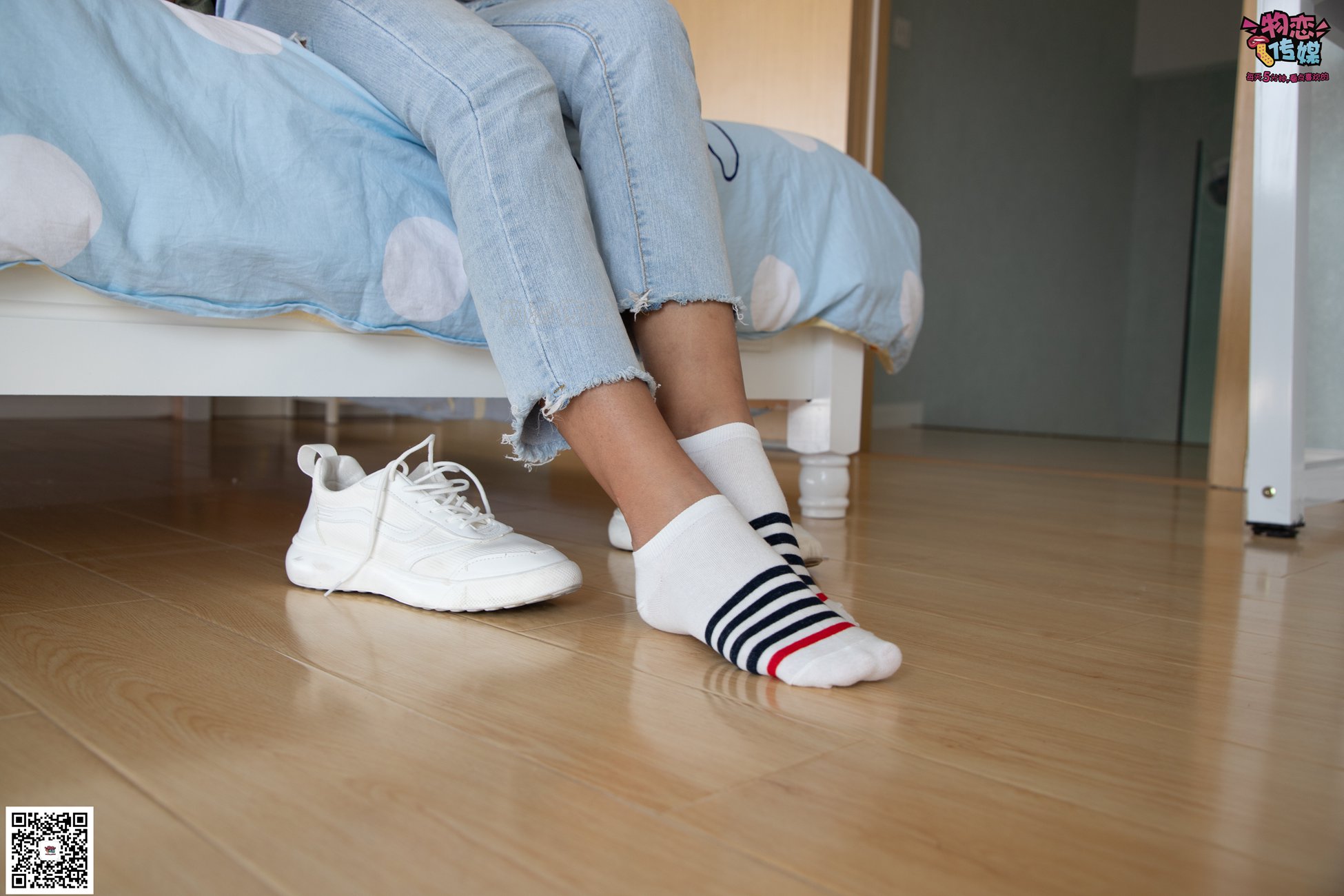 图片[94]-物恋传媒 No.067 锁骨的秘密。白色板鞋配白色横纹棉袜 [189P] – 速更版-美库