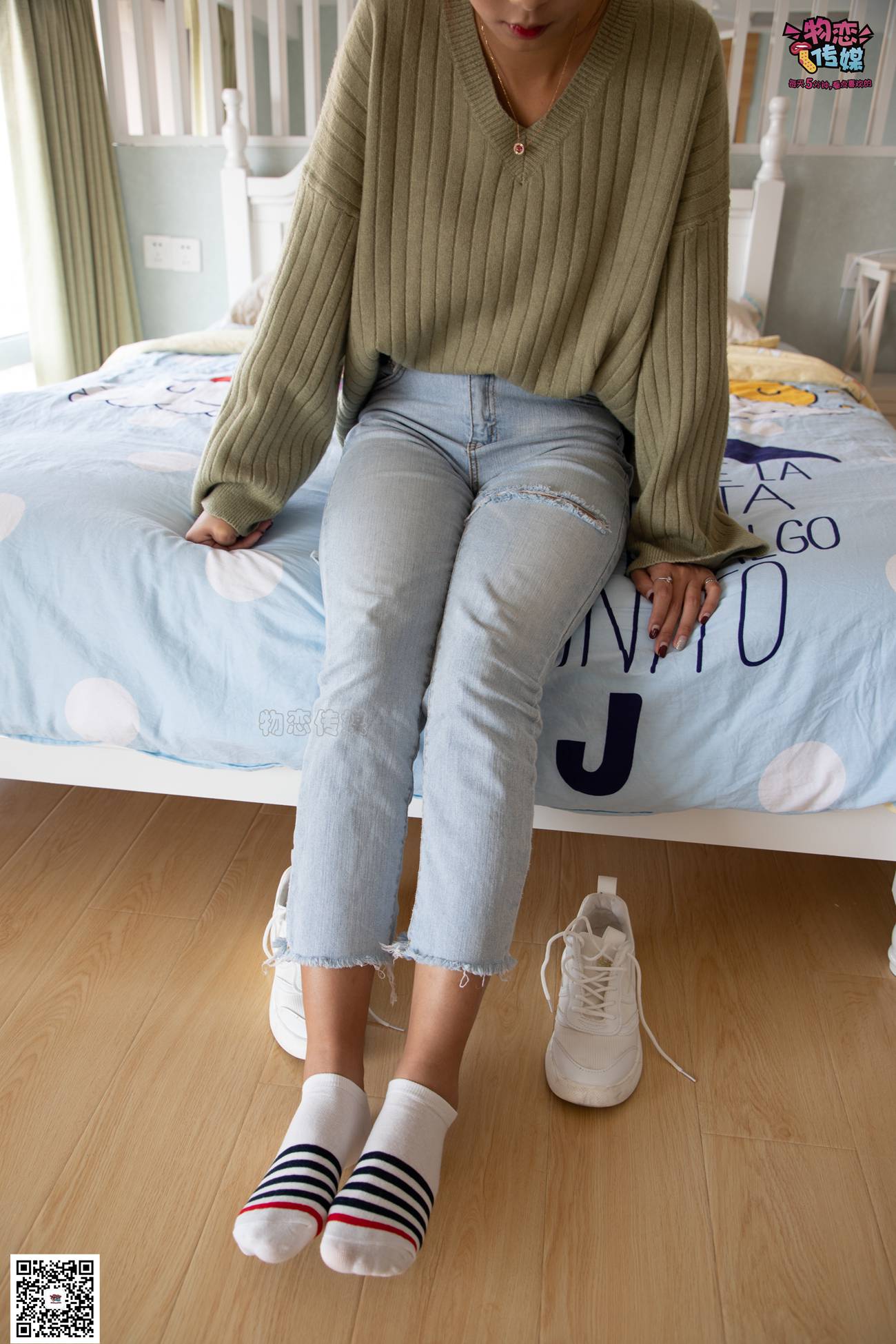 图片[96]-物恋传媒 No.067 锁骨的秘密。白色板鞋配白色横纹棉袜 [189P] – 速更版-美库