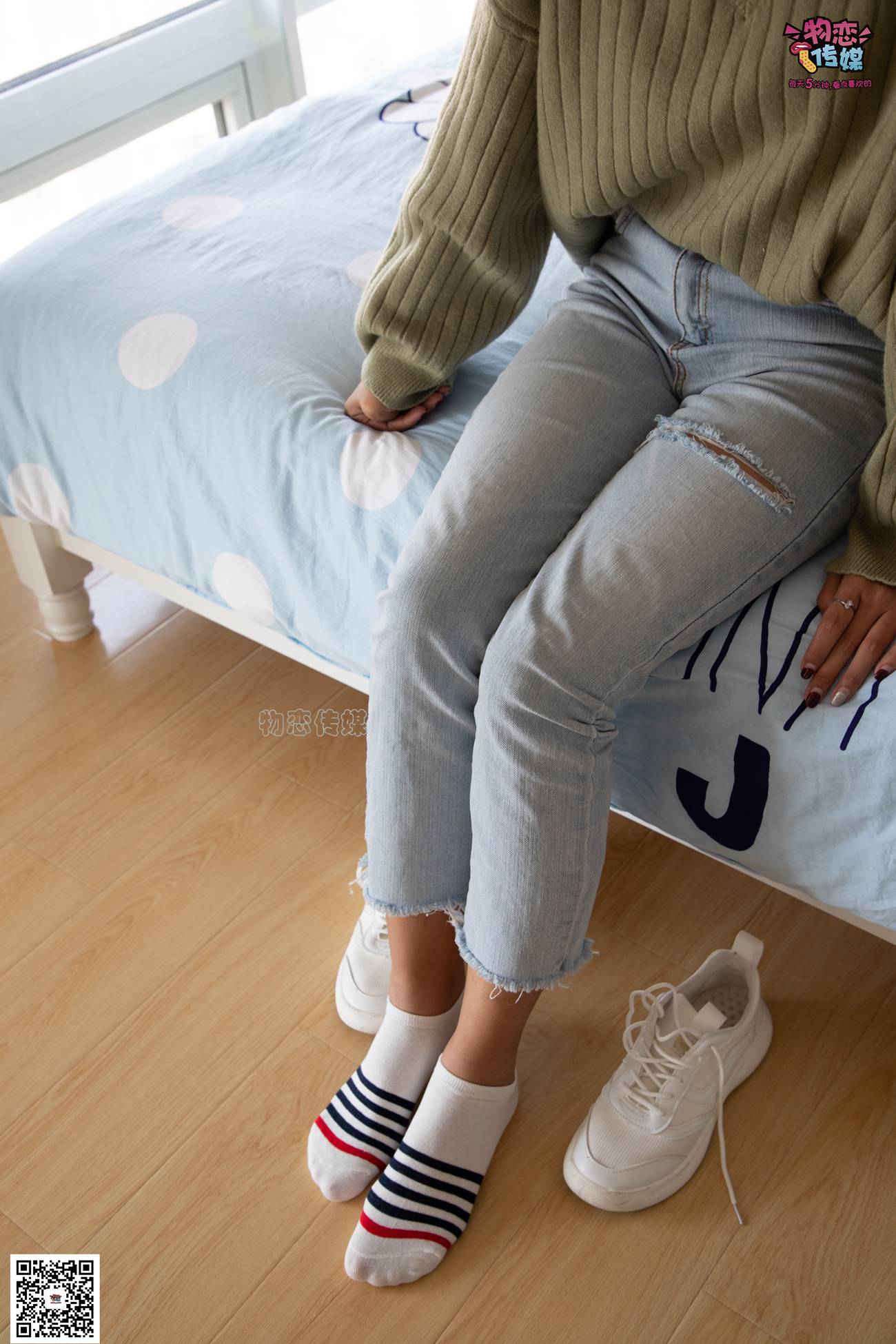 图片[99]-物恋传媒 No.067 锁骨的秘密。白色板鞋配白色横纹棉袜 [189P] – 速更版-美库