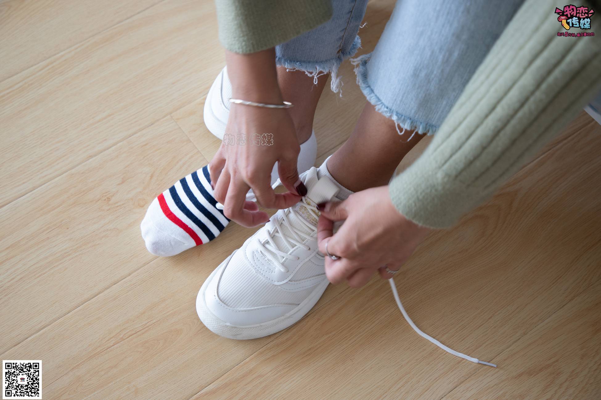 图片[104]-物恋传媒 No.067 锁骨的秘密。白色板鞋配白色横纹棉袜 [189P] – 速更版-美库
