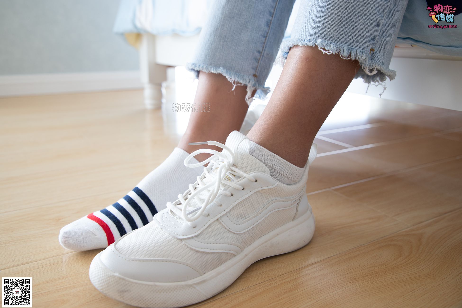 图片[107]-物恋传媒 No.067 锁骨的秘密。白色板鞋配白色横纹棉袜 [189P] – 速更版-美库
