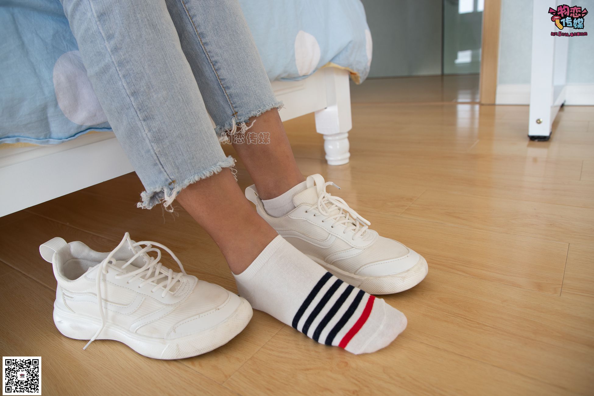 图片[110]-物恋传媒 No.067 锁骨的秘密。白色板鞋配白色横纹棉袜 [189P] – 速更版-美库
