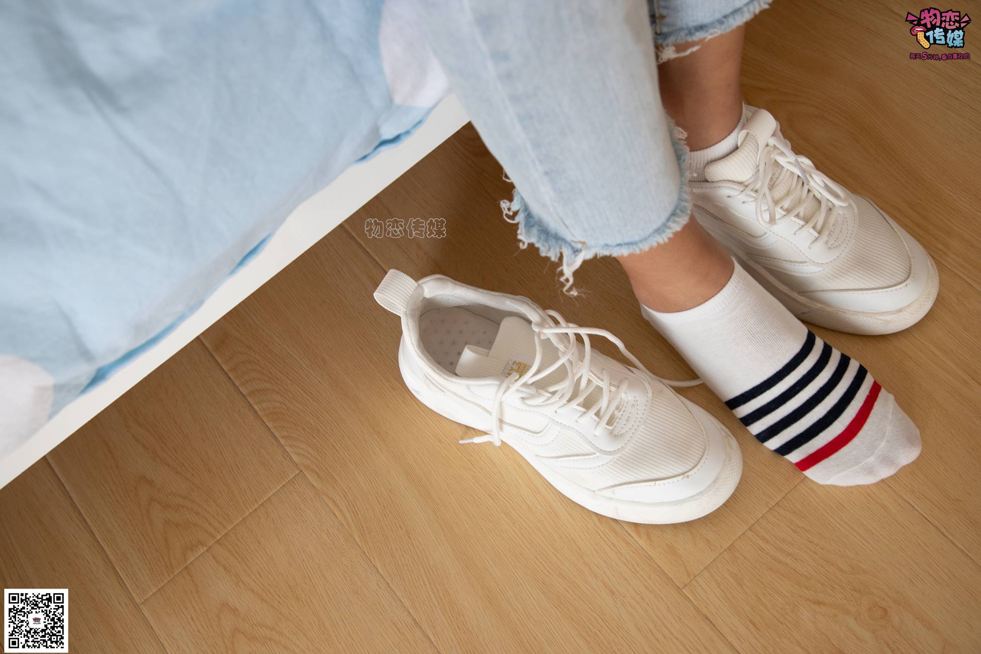 图片[113]-物恋传媒 No.067 锁骨的秘密。白色板鞋配白色横纹棉袜 [189P] – 速更版-美库