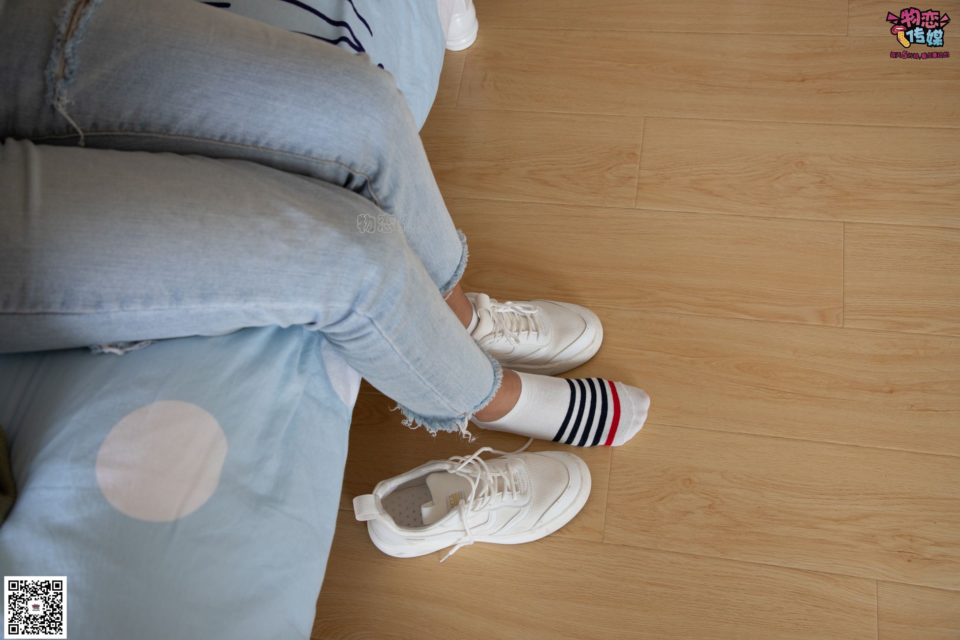 图片[114]-物恋传媒 No.067 锁骨的秘密。白色板鞋配白色横纹棉袜 [189P] – 速更版-美库