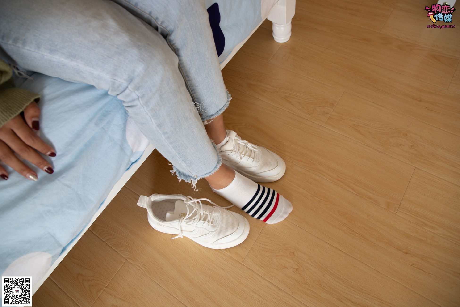 图片[117]-物恋传媒 No.067 锁骨的秘密。白色板鞋配白色横纹棉袜 [189P] – 速更版-美库