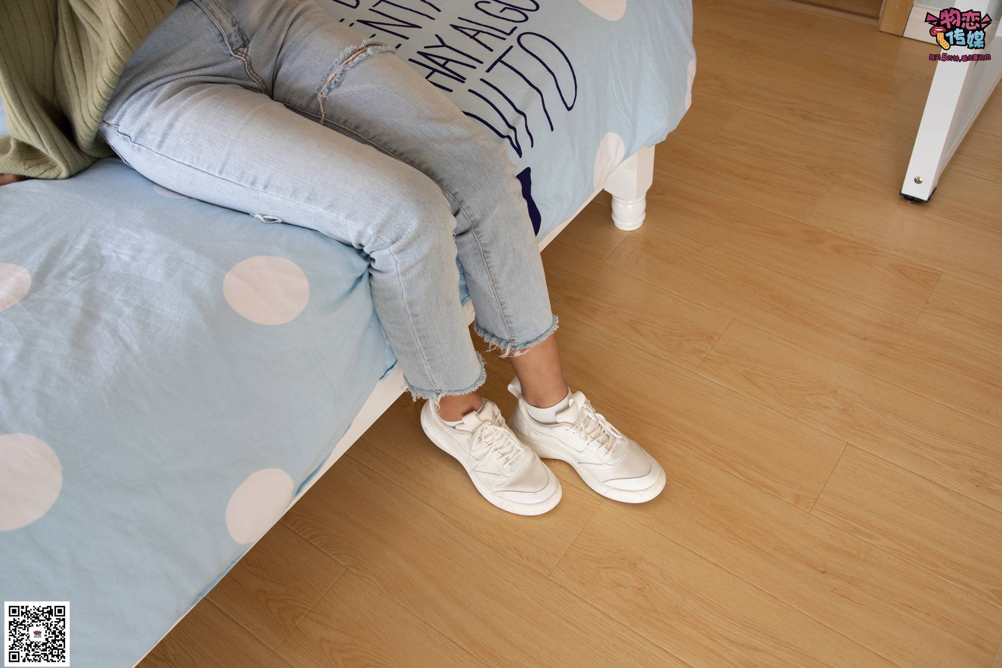 图片[123]-物恋传媒 No.067 锁骨的秘密。白色板鞋配白色横纹棉袜 [189P] – 速更版-美库