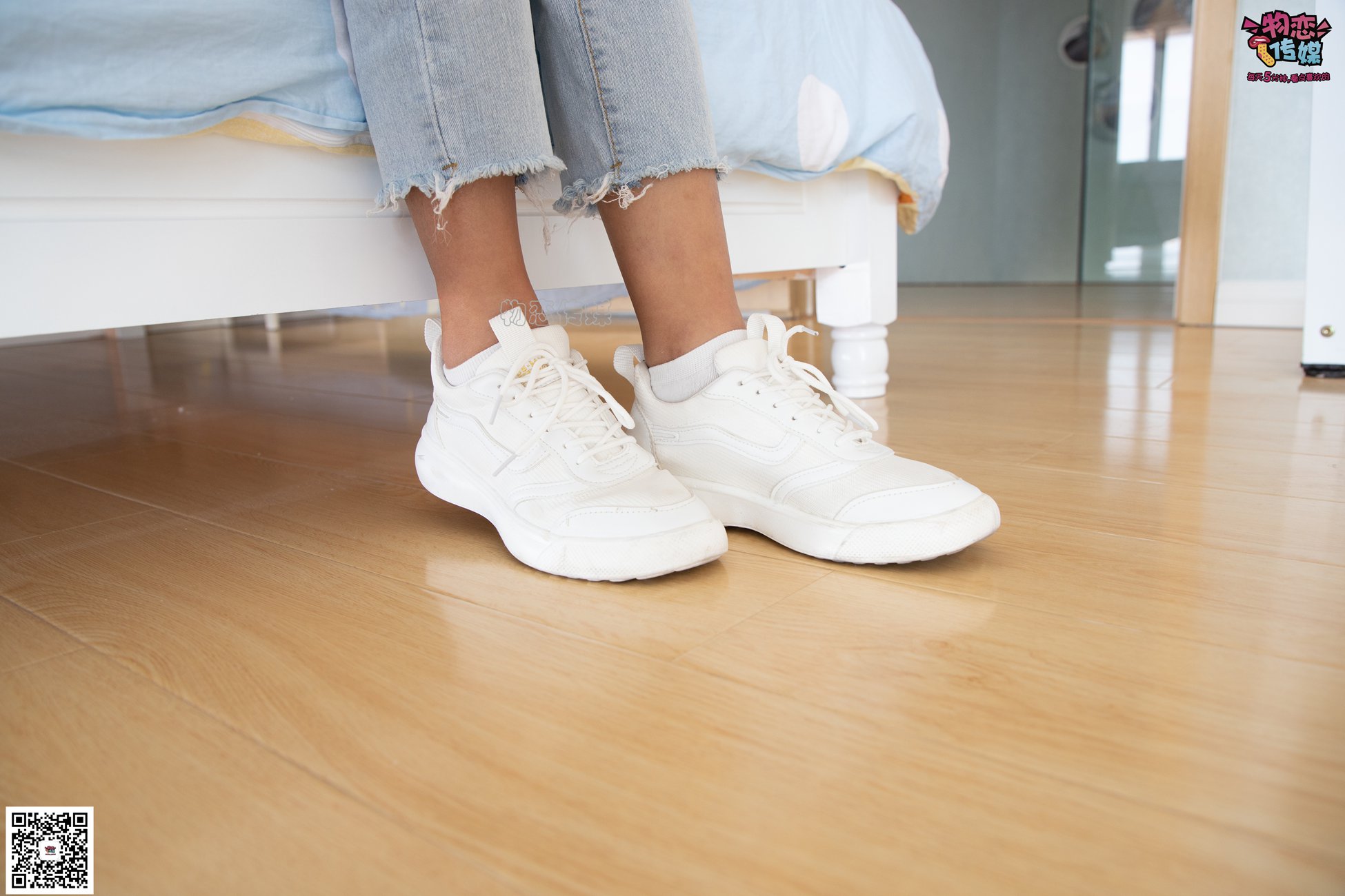 图片[127]-物恋传媒 No.067 锁骨的秘密。白色板鞋配白色横纹棉袜 [189P] – 速更版-美库