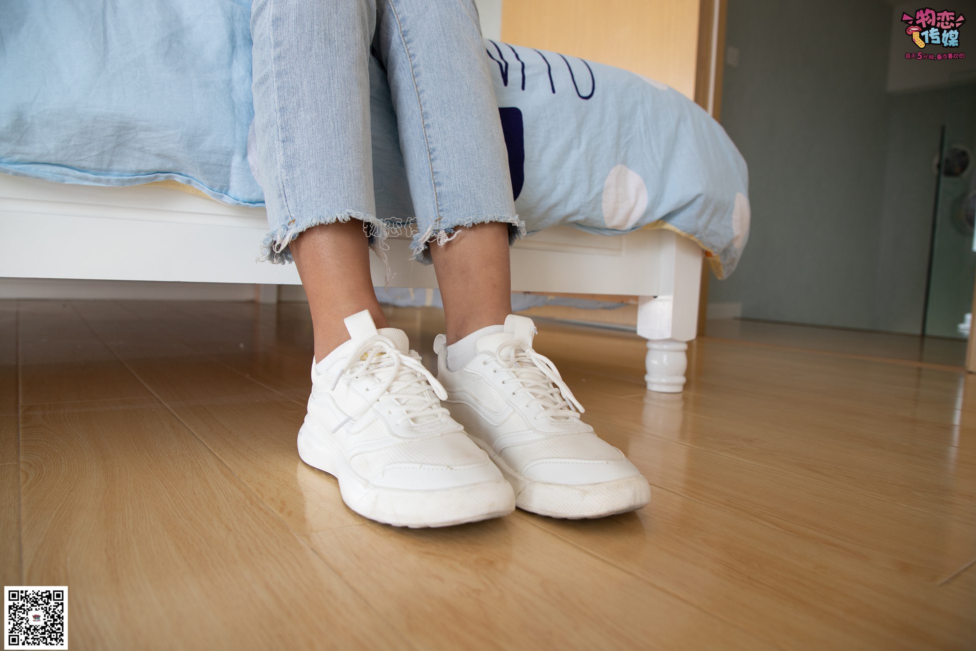 图片[135]-物恋传媒 No.067 锁骨的秘密。白色板鞋配白色横纹棉袜 [189P] – 速更版-美库