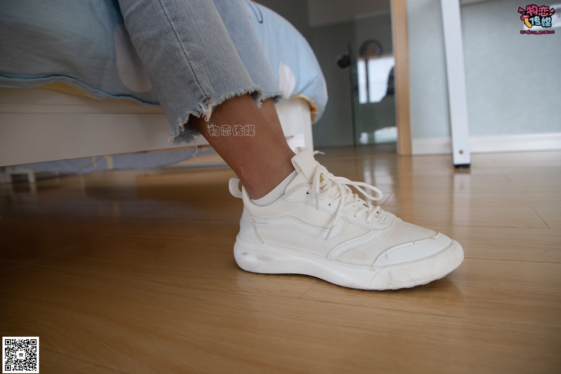 图片[136]-物恋传媒 No.067 锁骨的秘密。白色板鞋配白色横纹棉袜 [189P] – 速更版-美库