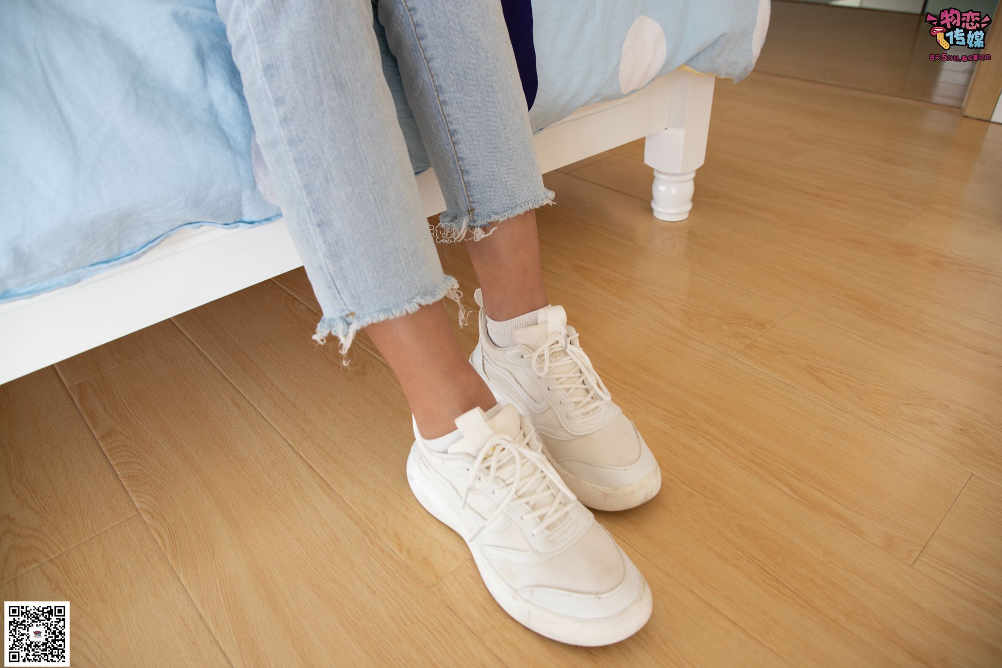 图片[137]-物恋传媒 No.067 锁骨的秘密。白色板鞋配白色横纹棉袜 [189P] – 速更版-美库