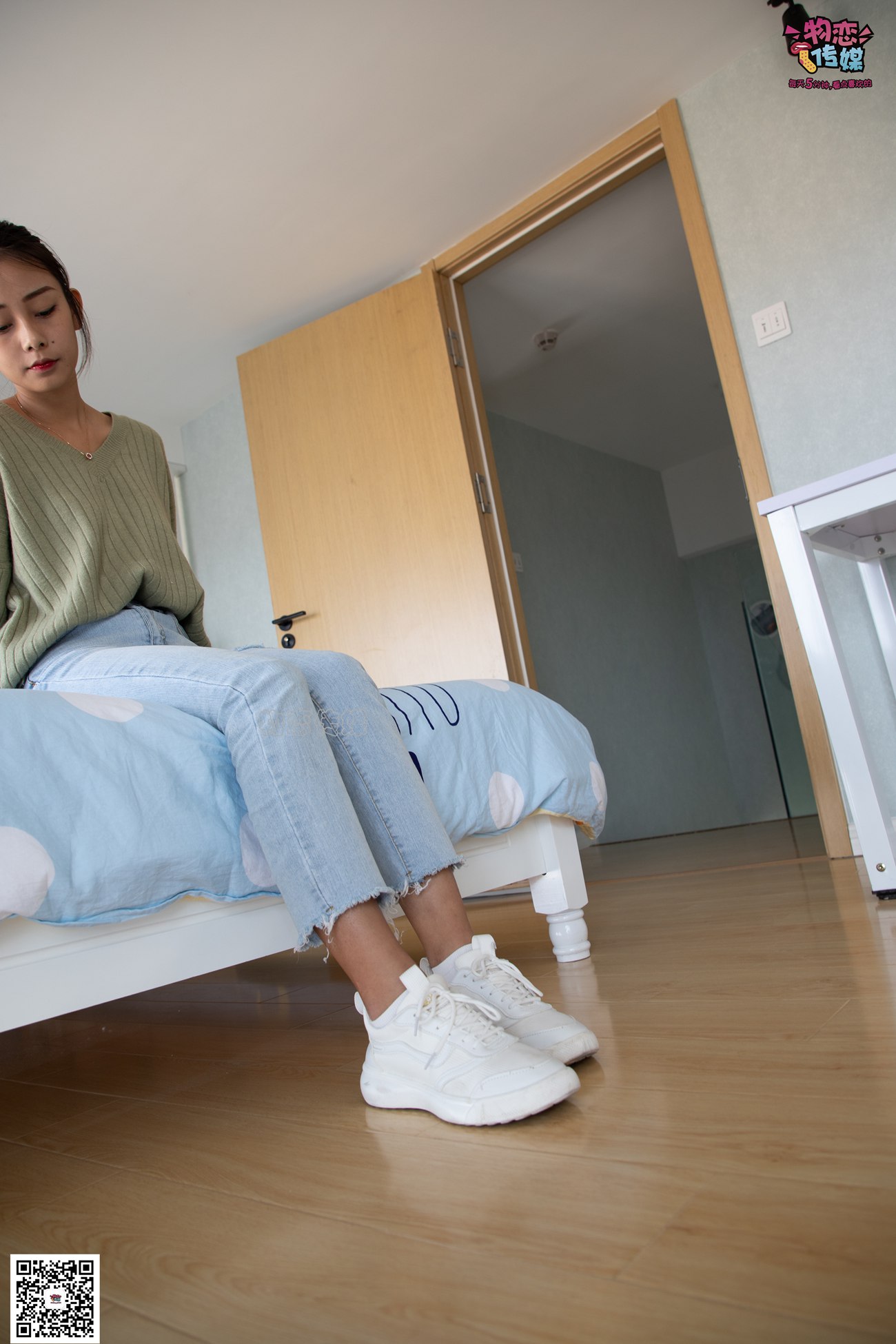 图片[140]-物恋传媒 No.067 锁骨的秘密。白色板鞋配白色横纹棉袜 [189P] – 速更版-美库