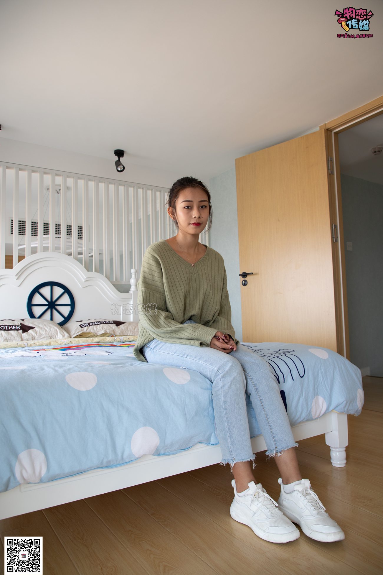 图片[146]-物恋传媒 No.067 锁骨的秘密。白色板鞋配白色横纹棉袜 [189P] – 速更版-美库