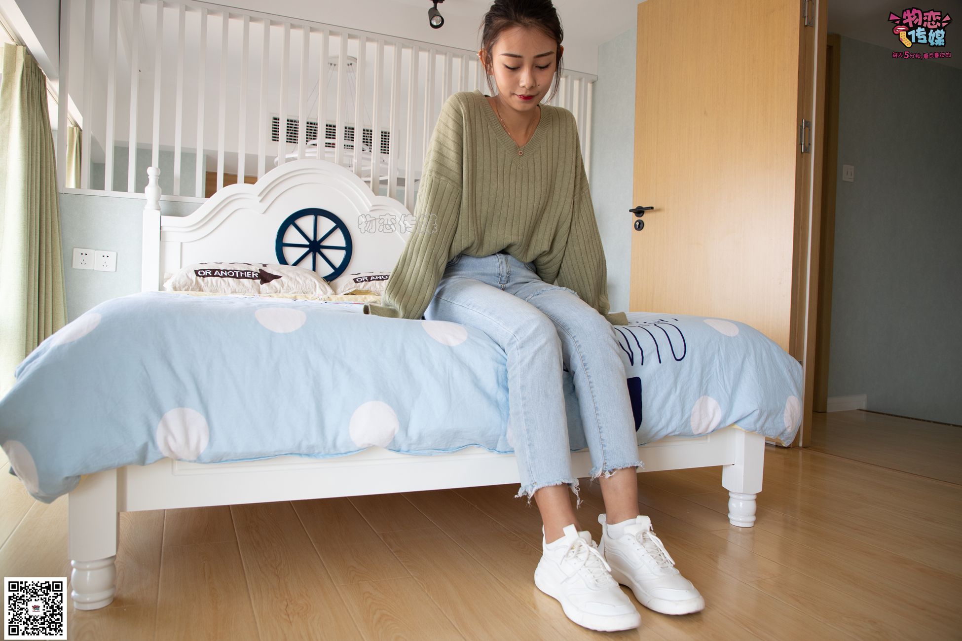 图片[148]-物恋传媒 No.067 锁骨的秘密。白色板鞋配白色横纹棉袜 [189P] – 速更版-美库