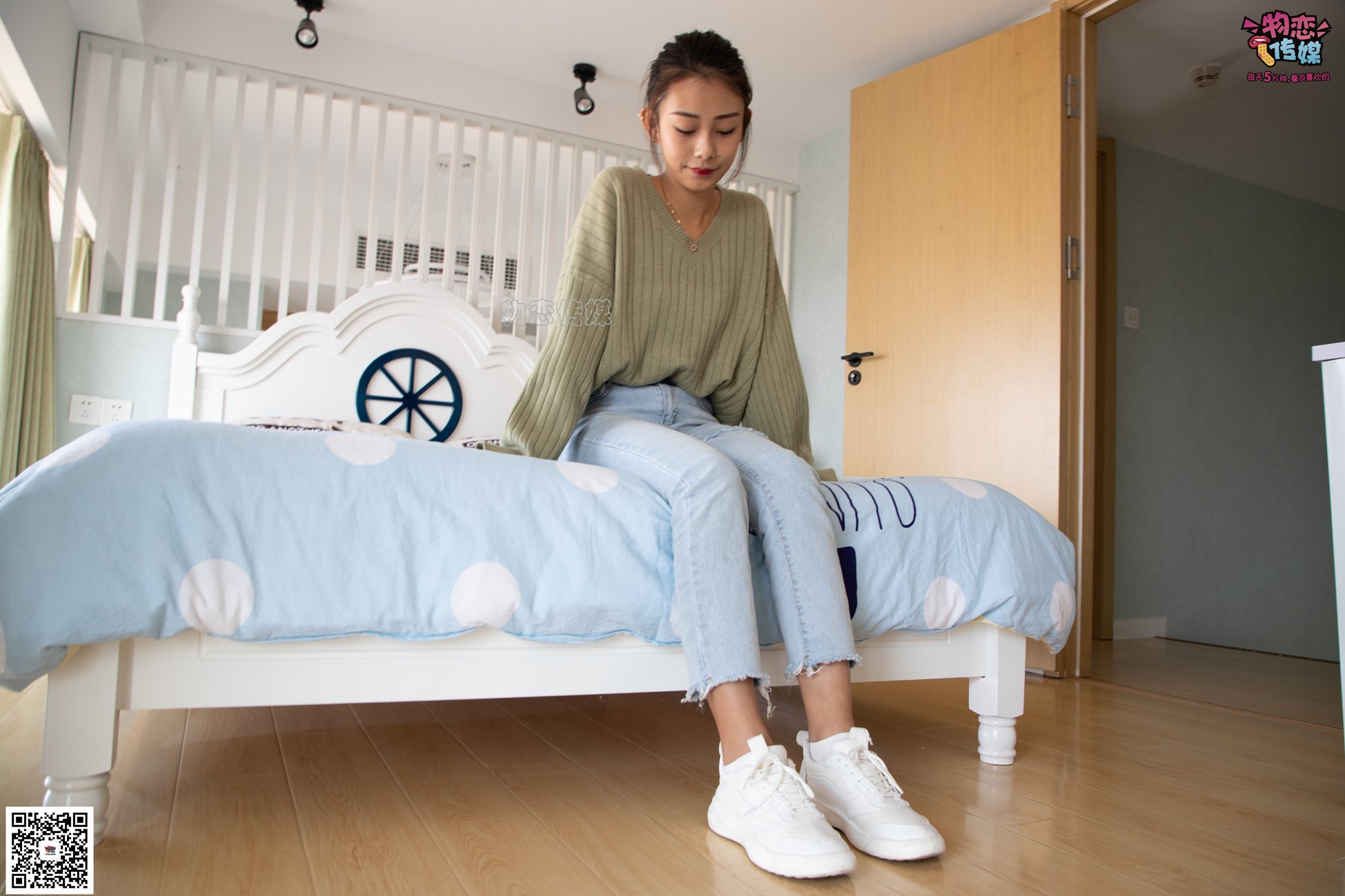 图片[149]-物恋传媒 No.067 锁骨的秘密。白色板鞋配白色横纹棉袜 [189P] – 速更版-美库