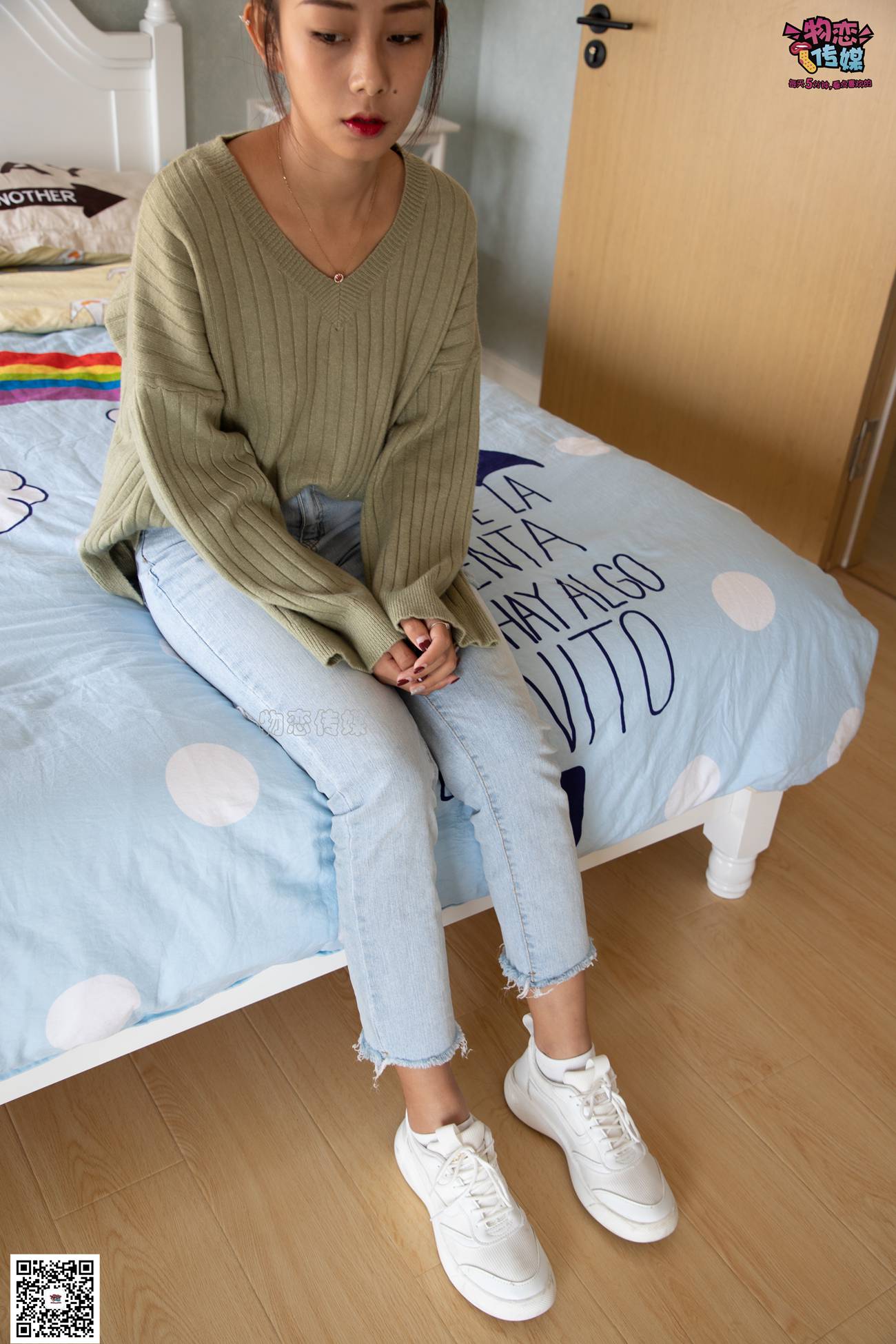 图片[150]-物恋传媒 No.067 锁骨的秘密。白色板鞋配白色横纹棉袜 [189P] – 速更版-美库