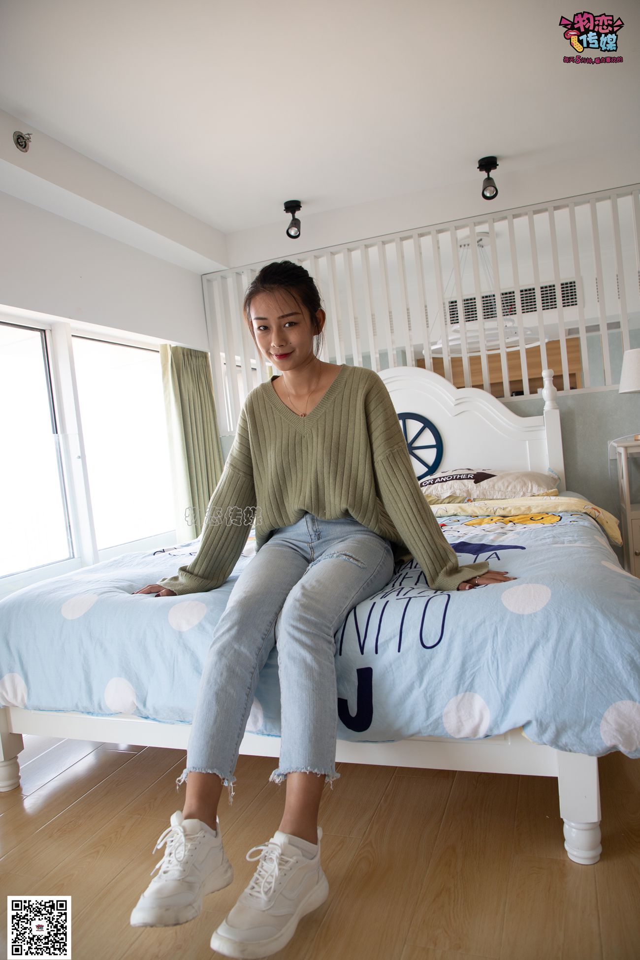 图片[152]-物恋传媒 No.067 锁骨的秘密。白色板鞋配白色横纹棉袜 [189P] – 速更版-美库