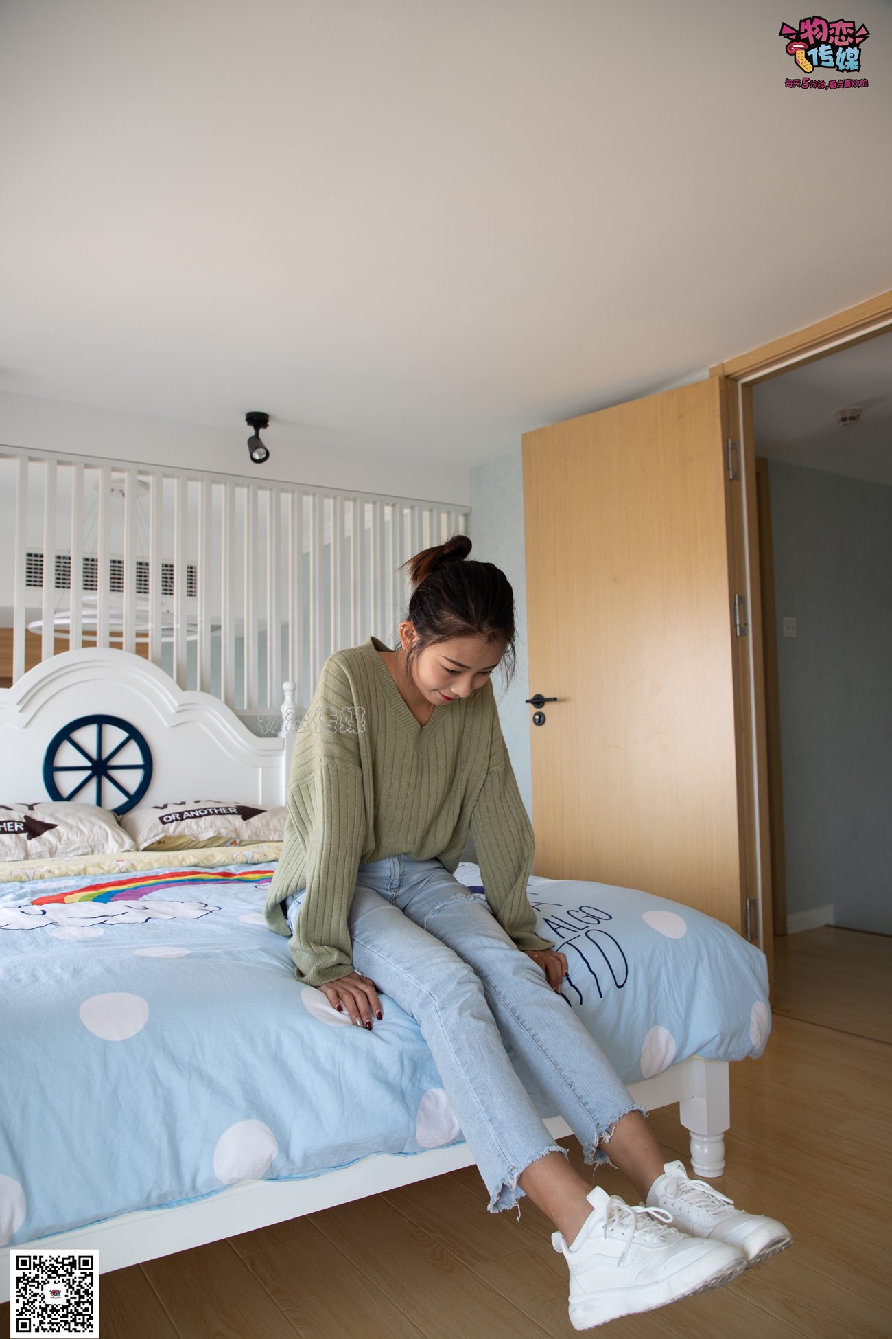 图片[158]-物恋传媒 No.067 锁骨的秘密。白色板鞋配白色横纹棉袜 [189P] – 速更版-美库