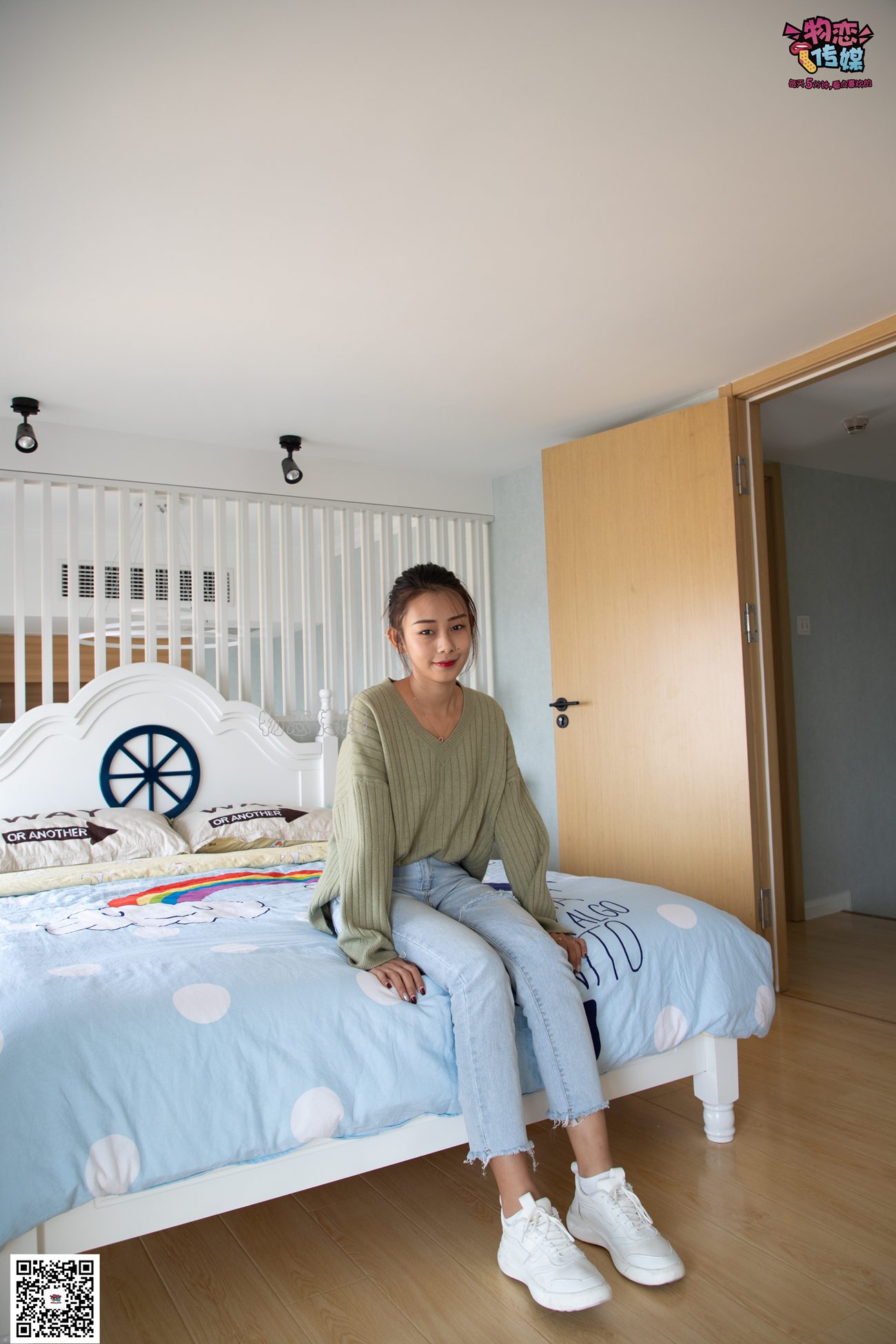 图片[159]-物恋传媒 No.067 锁骨的秘密。白色板鞋配白色横纹棉袜 [189P] – 速更版-美库