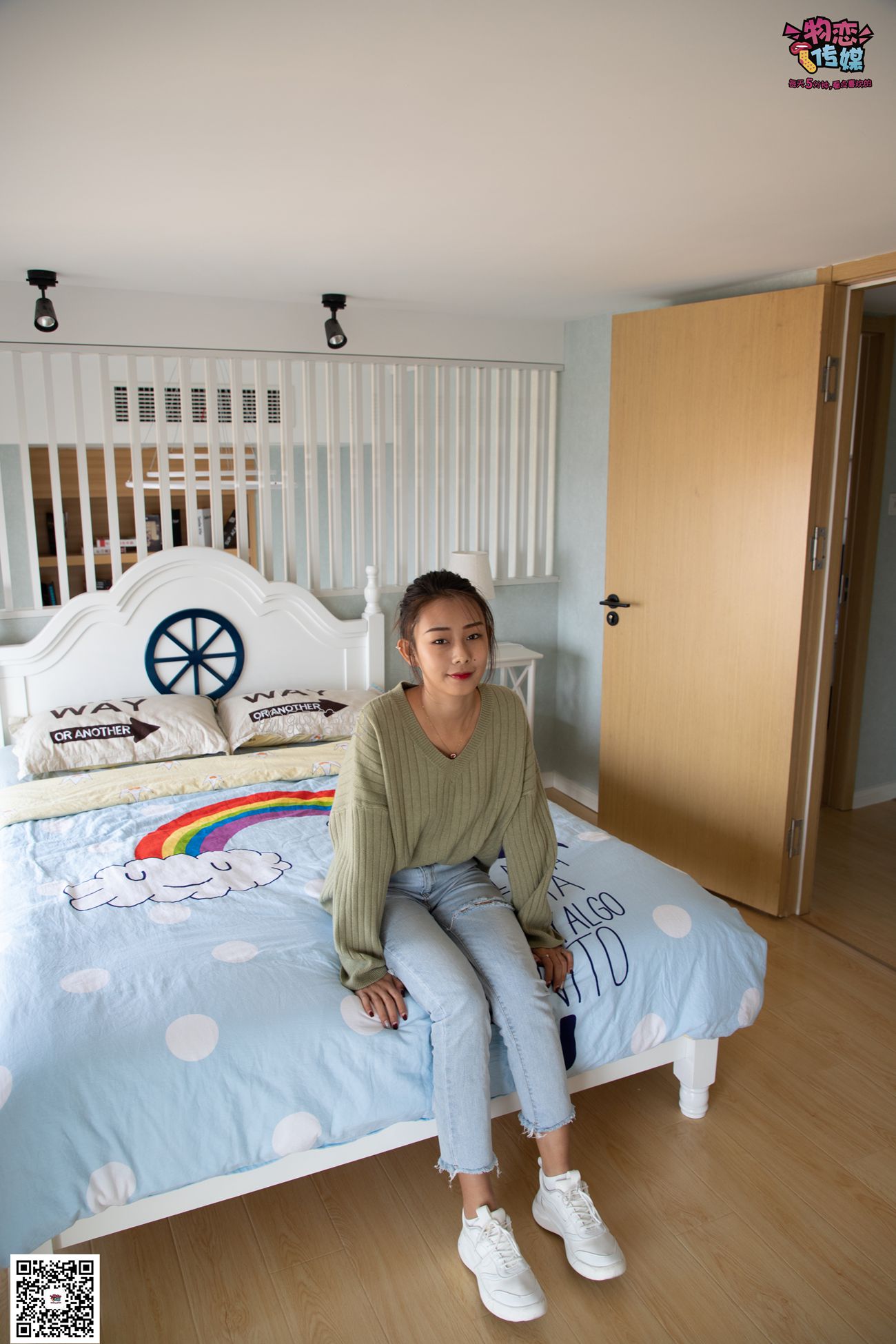 图片[160]-物恋传媒 No.067 锁骨的秘密。白色板鞋配白色横纹棉袜 [189P] – 速更版-美库