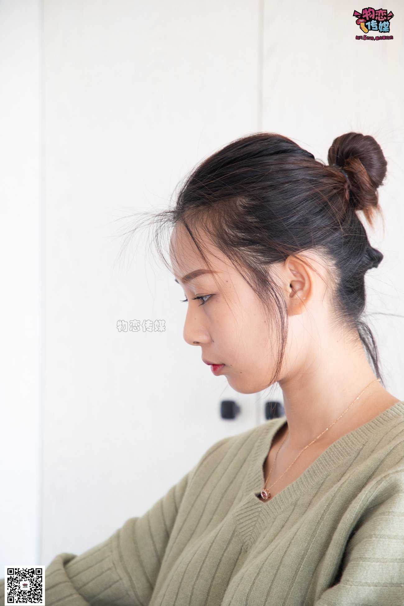 图片[161]-物恋传媒 No.067 锁骨的秘密。白色板鞋配白色横纹棉袜 [189P] – 速更版-美库