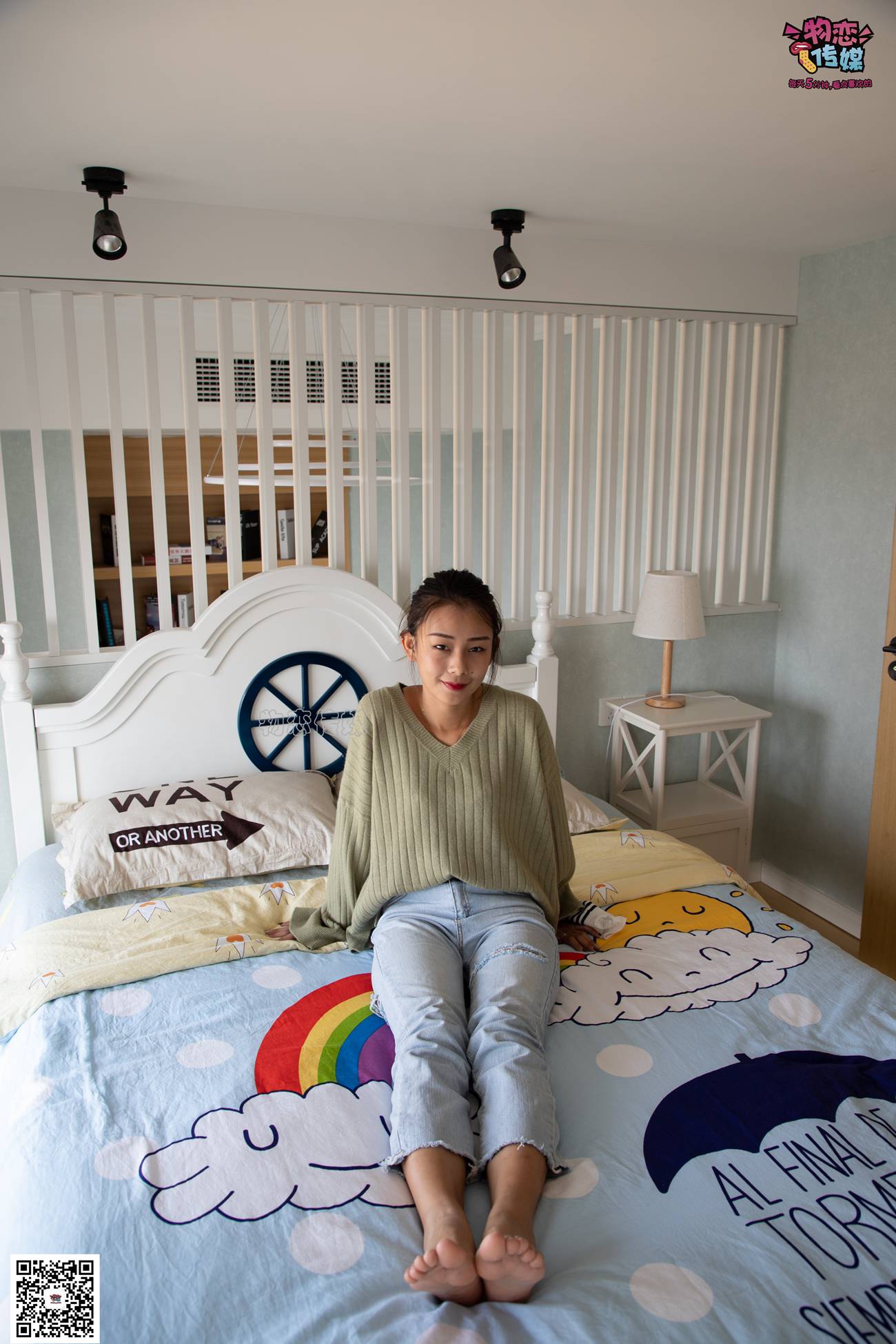 图片[179]-物恋传媒 No.067 锁骨的秘密。白色板鞋配白色横纹棉袜 [189P] – 速更版-美库