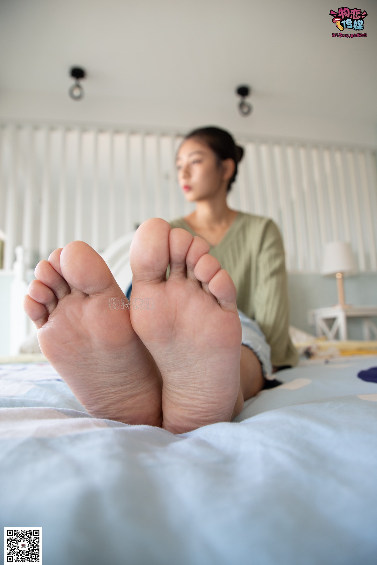 图片[188]-物恋传媒 No.067 锁骨的秘密。白色板鞋配白色横纹棉袜 [189P] – 速更版-美库