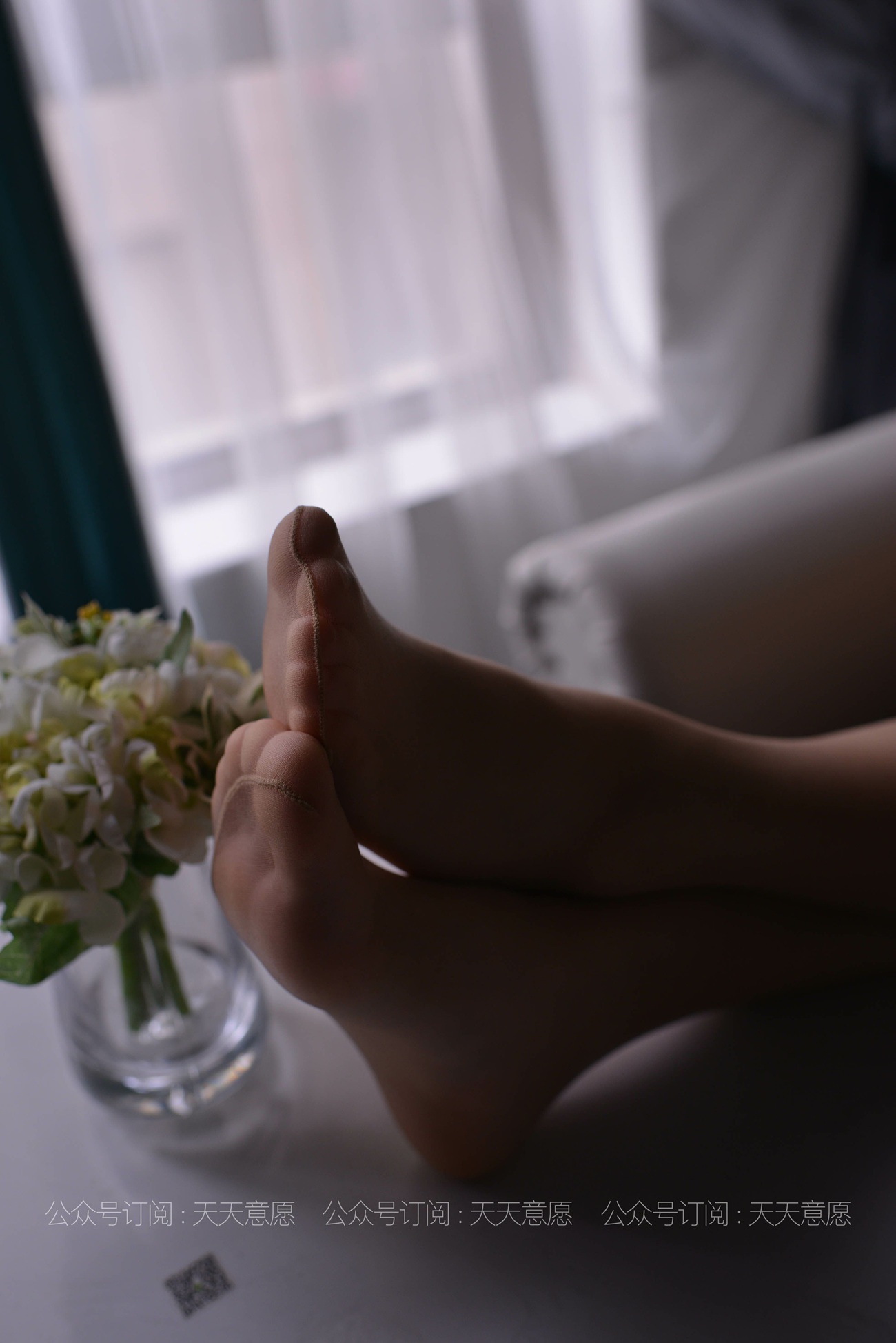 图片[40]-[IESS异思趣向] 耽丝 210415 小婕与花共舞 [61P] – 速更版-美库