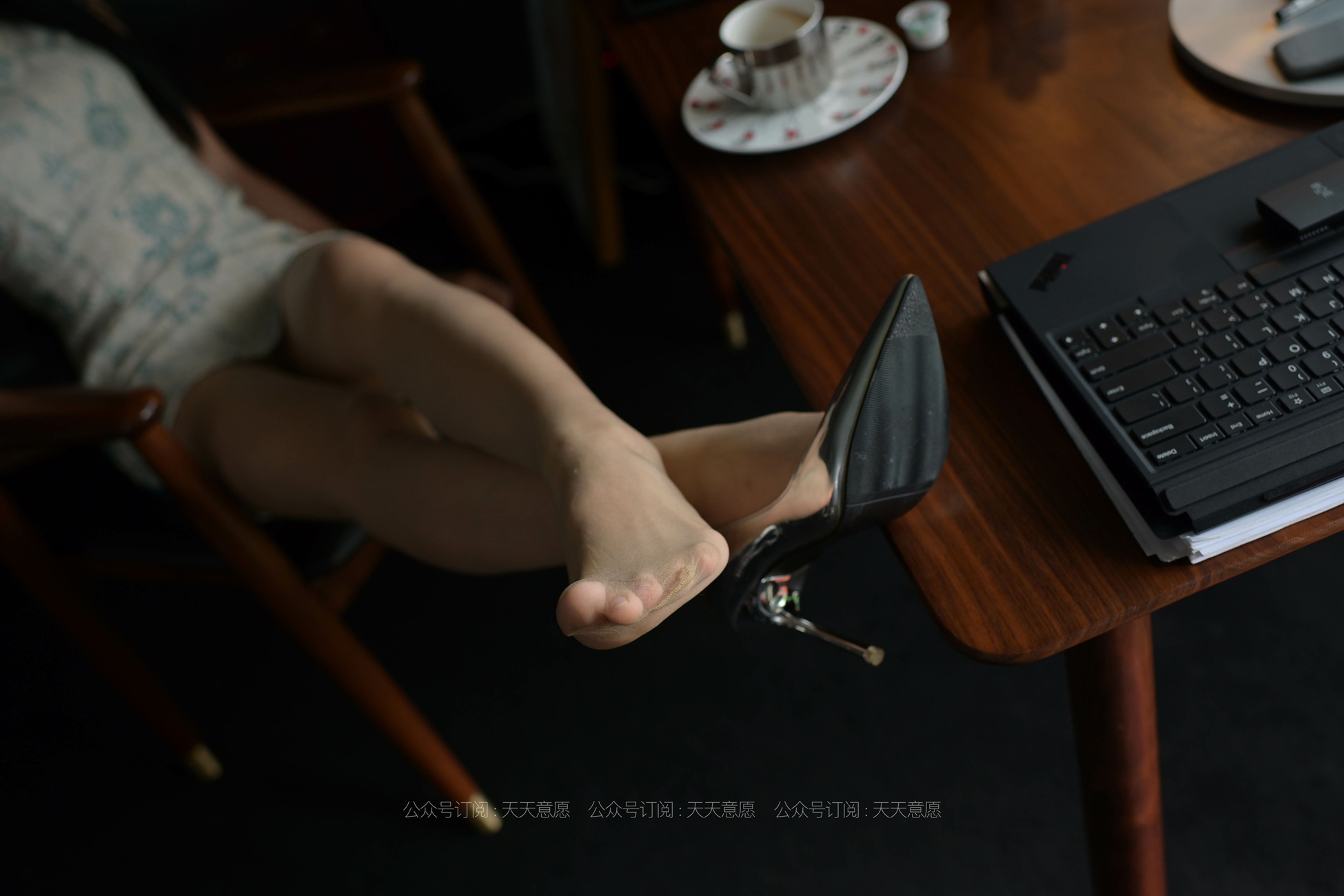 图片[22]-[IESS异思趣向] 耽丝 210425 爱看书的旗袍美女宁宁 [77P] – 速更版-美库