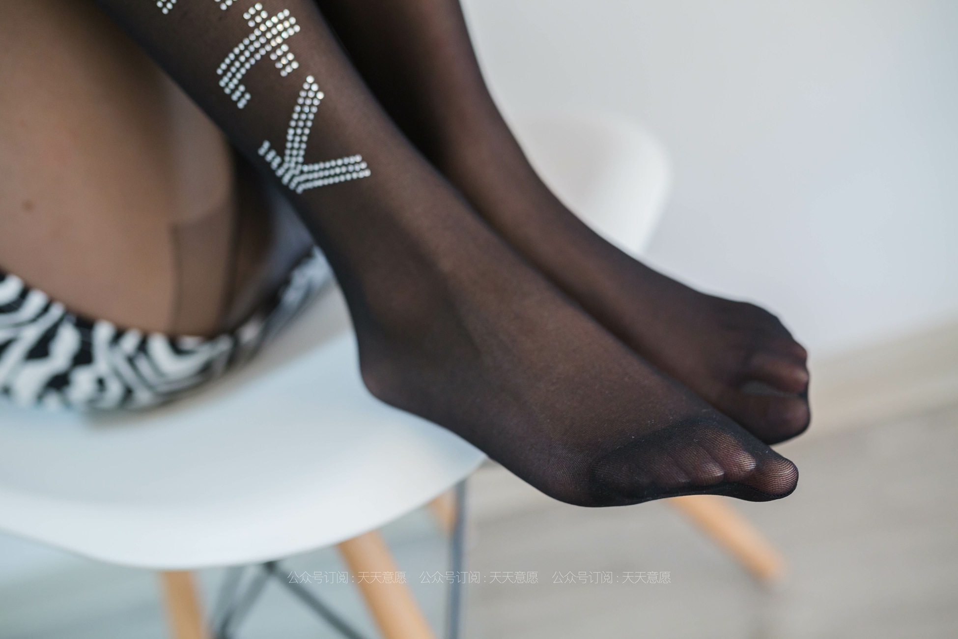 图片[41]-[IESS异思趣向] 耽丝 210423 婉苹的闪光字母 [90P] – 速更版-美库