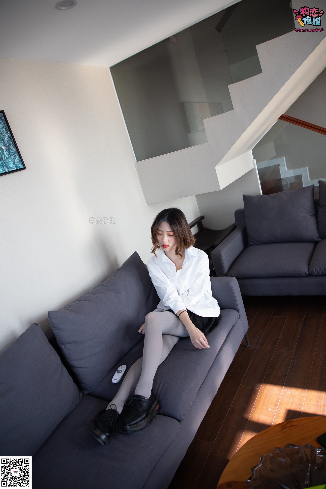 图片[85]-No.076 维维-沙发、可爱、灰丝与小皮鞋 [99P] – 速更版-美库