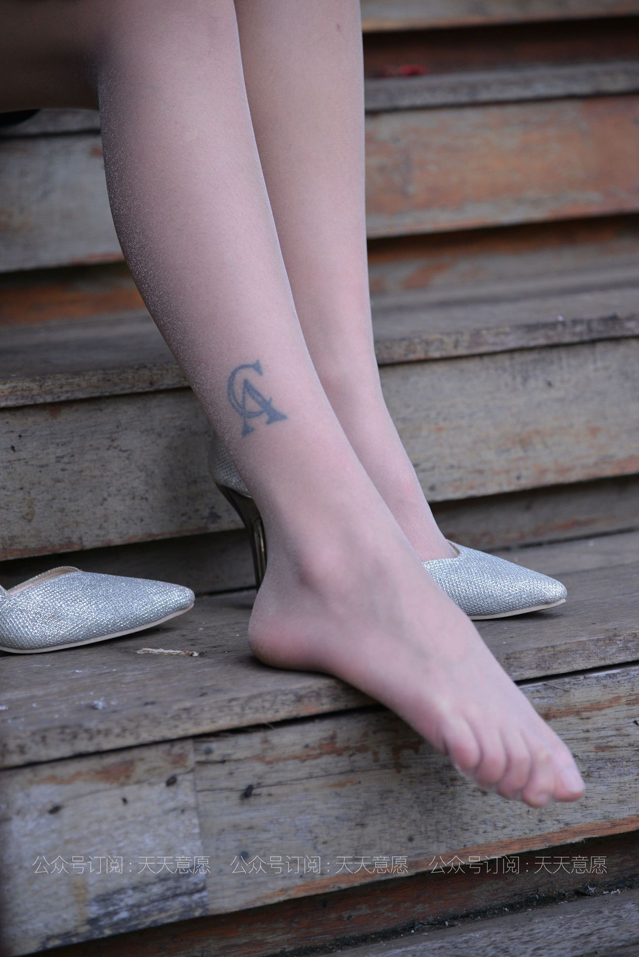 图片[14]-[IESS异思趣向] 耽丝 210430 潇潇在楼梯换高跟鞋 [83P] – 速更版-美库