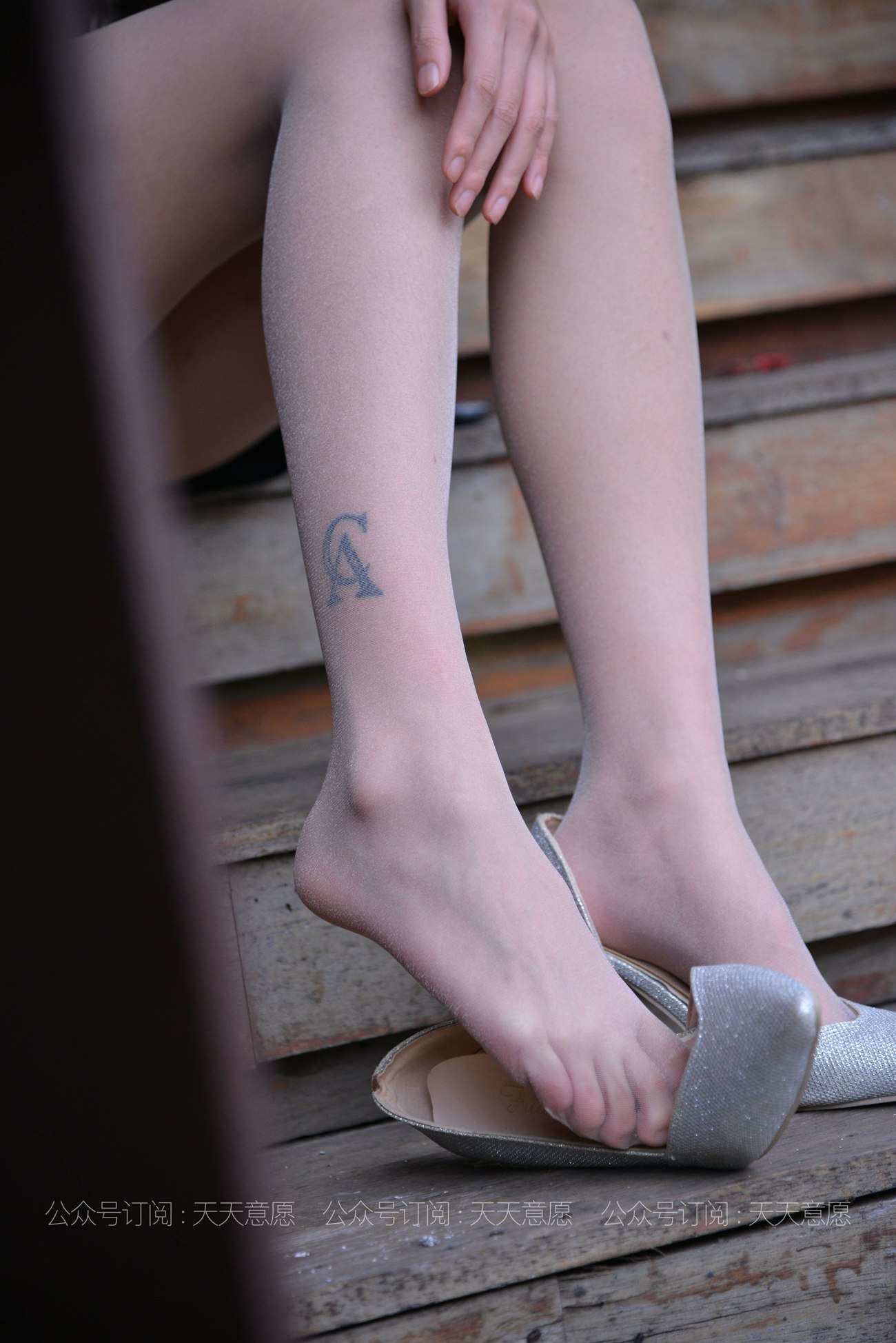 图片[16]-[IESS异思趣向] 耽丝 210430 潇潇在楼梯换高跟鞋 [83P] – 速更版-美库