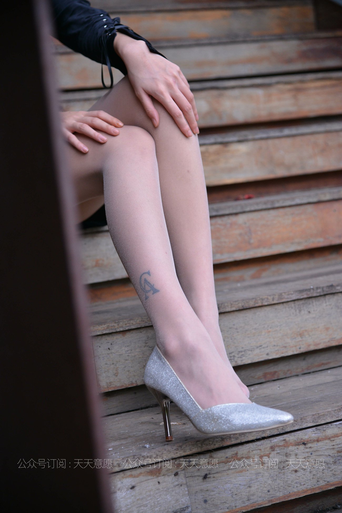 图片[20]-[IESS异思趣向] 耽丝 210430 潇潇在楼梯换高跟鞋 [83P] – 速更版-美库