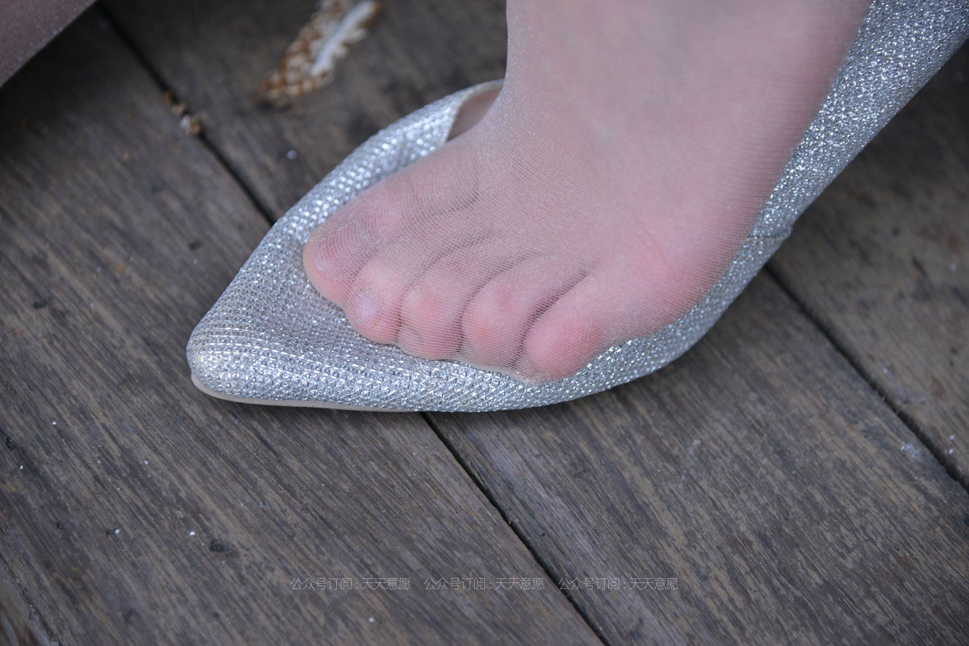 图片[27]-[IESS异思趣向] 耽丝 210430 潇潇在楼梯换高跟鞋 [83P] – 速更版-美库