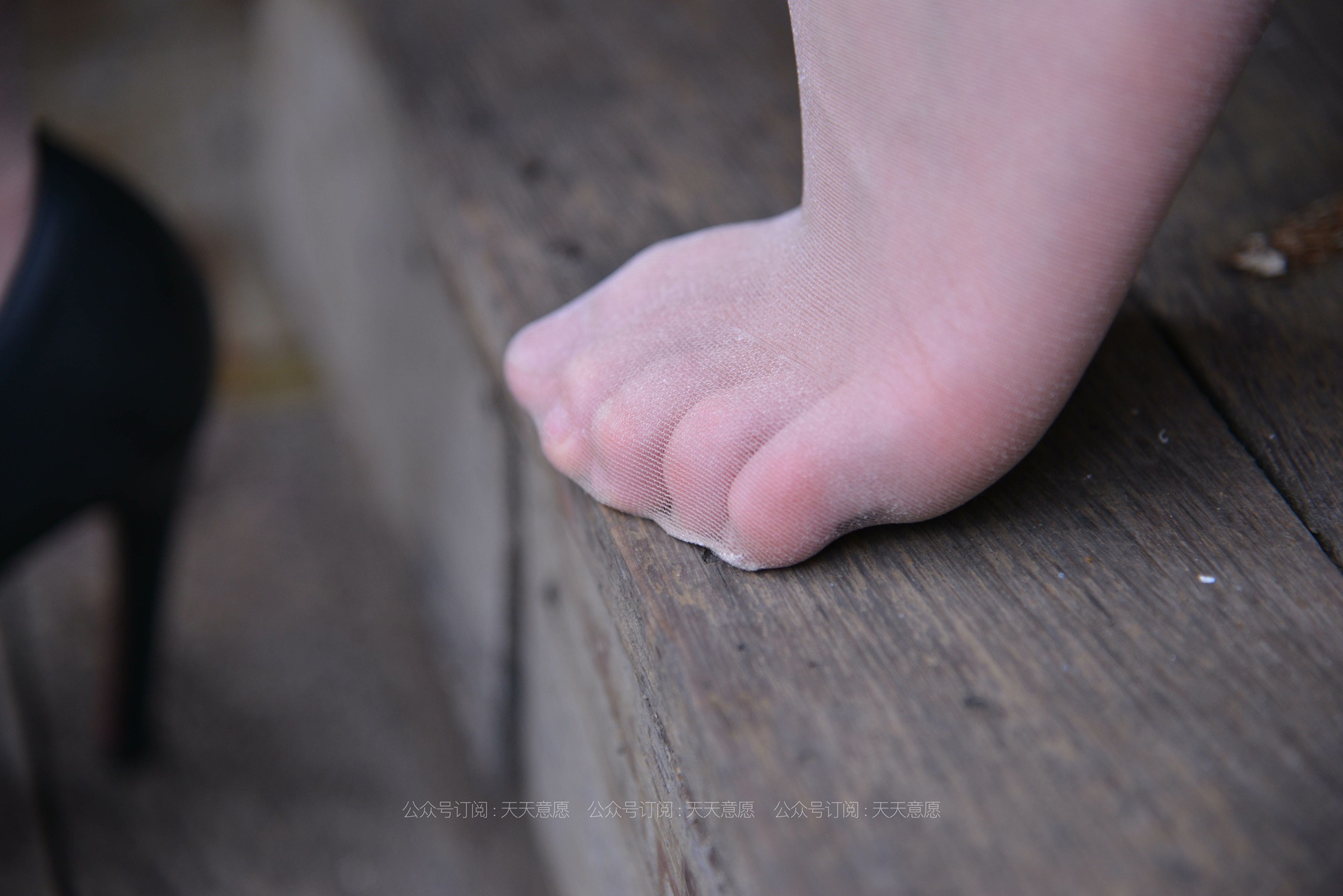 图片[54]-[IESS异思趣向] 耽丝 210430 潇潇在楼梯换高跟鞋 [83P] – 速更版-美库