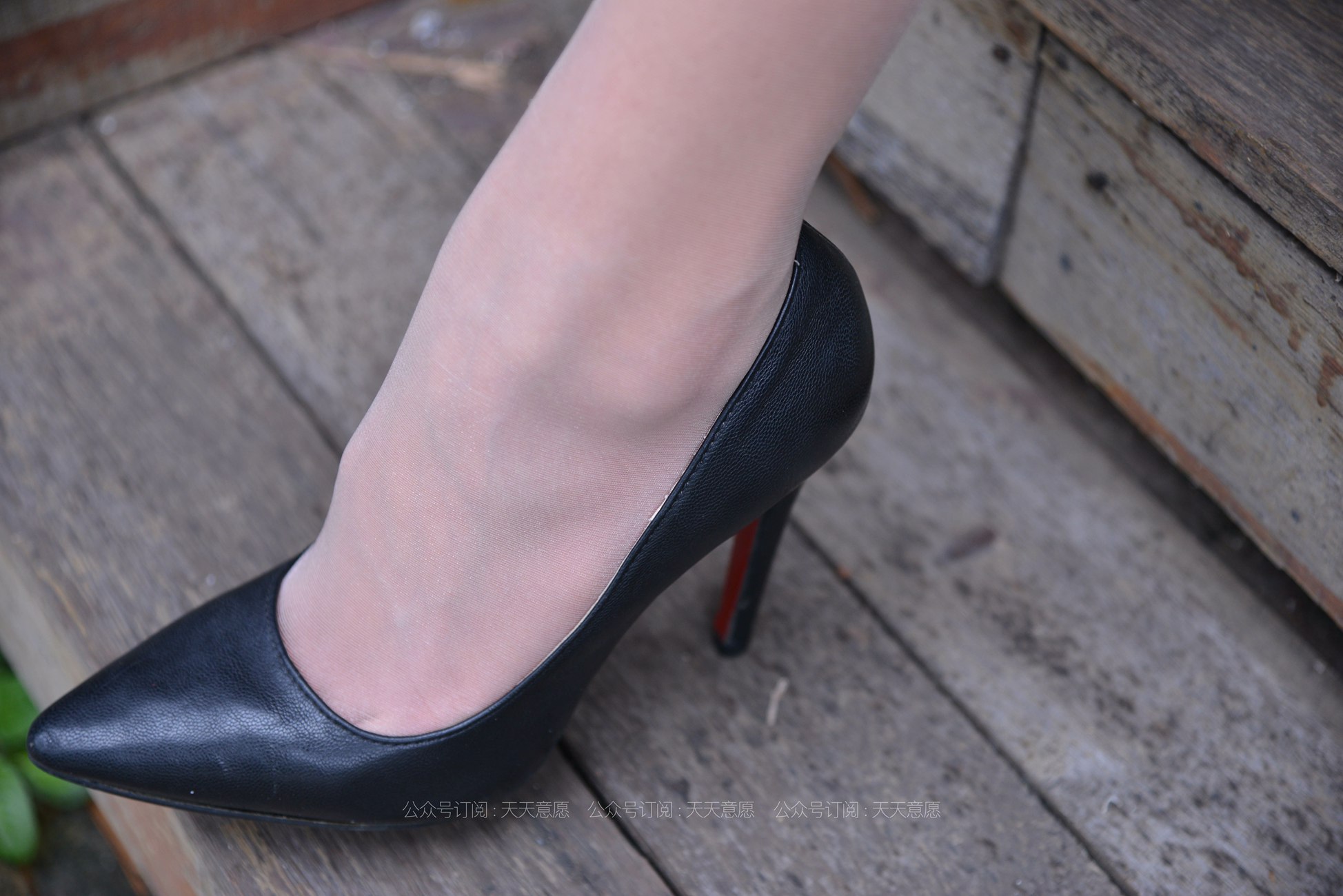 图片[61]-[IESS异思趣向] 耽丝 210430 潇潇在楼梯换高跟鞋 [83P] – 速更版-美库