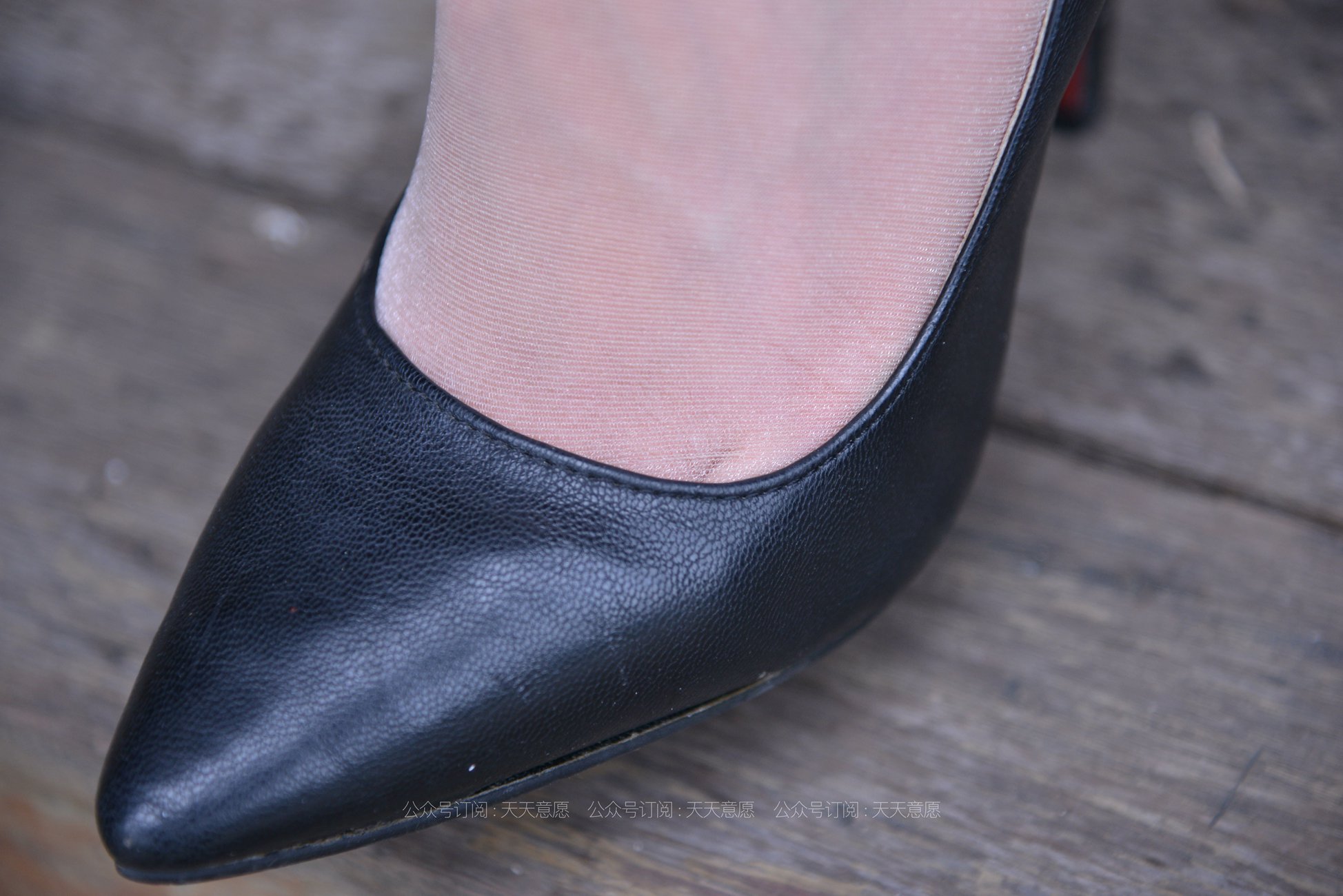 图片[62]-[IESS异思趣向] 耽丝 210430 潇潇在楼梯换高跟鞋 [83P] – 速更版-美库