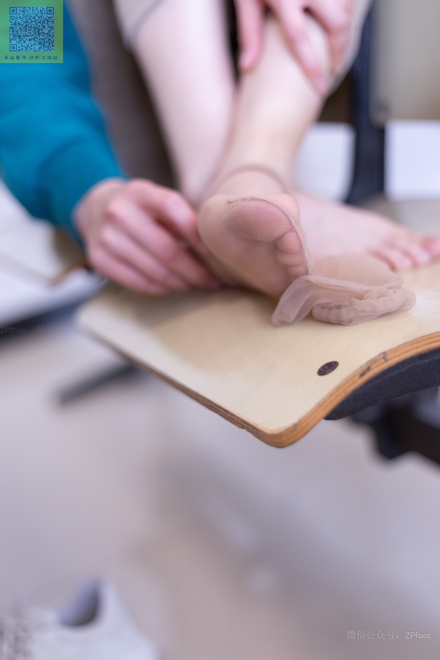 图片[10]-[LSS山茶摄影] NO.286 晨晨的灰丝和运动鞋短丝[89P] – 速更版-美库