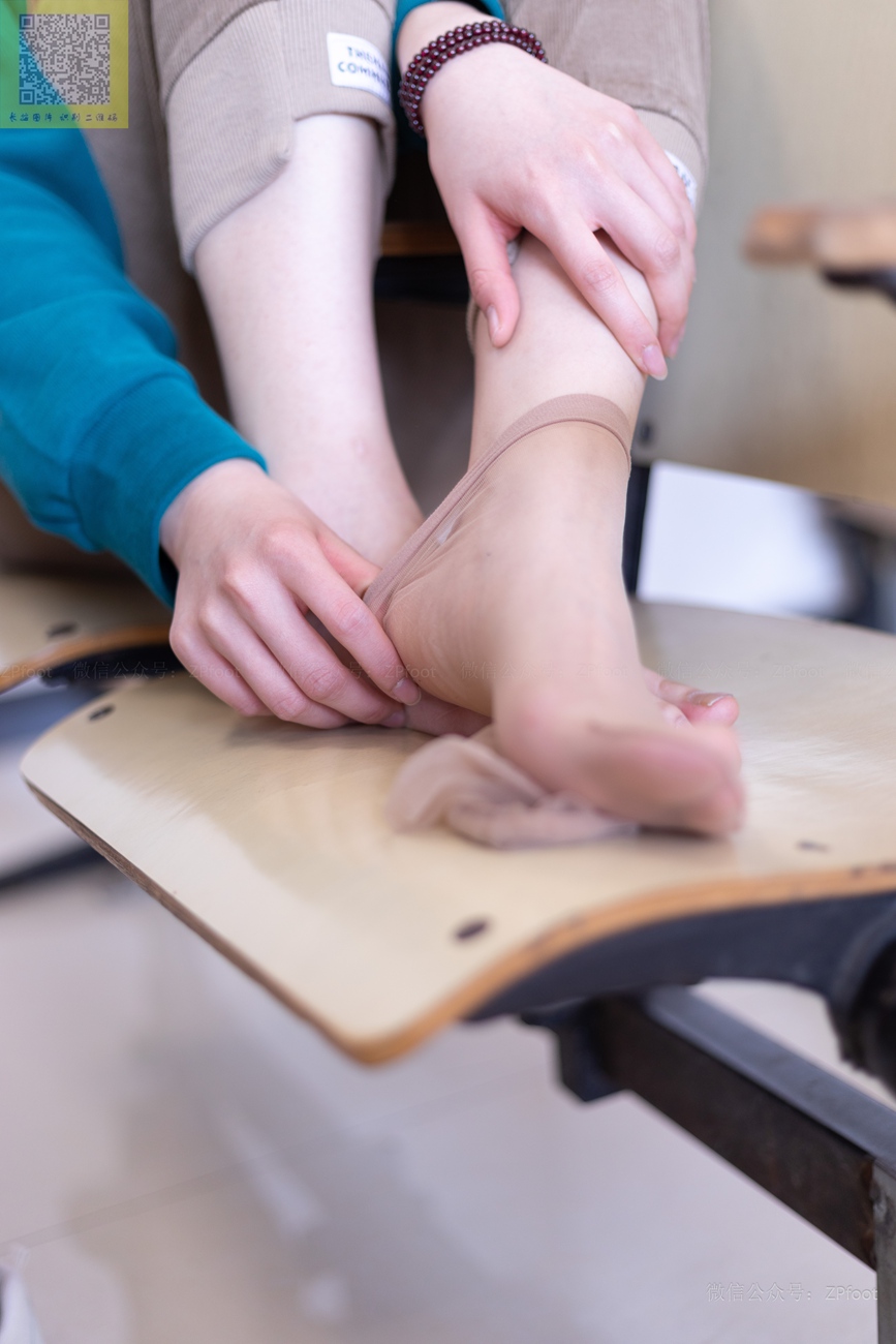 图片[11]-[LSS山茶摄影] NO.286 晨晨的灰丝和运动鞋短丝[89P] – 速更版-美库