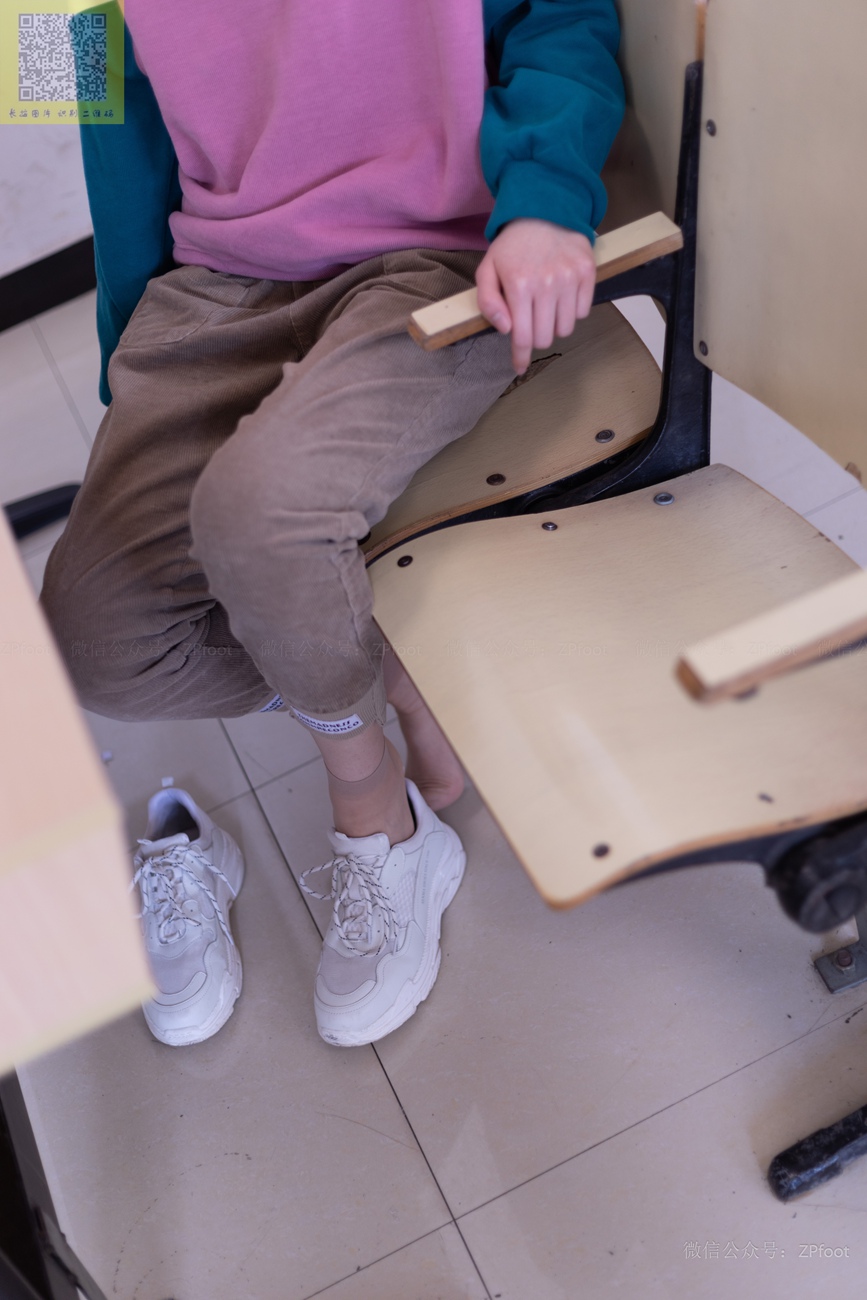 图片[27]-[LSS山茶摄影] NO.286 晨晨的灰丝和运动鞋短丝[89P] – 速更版-美库