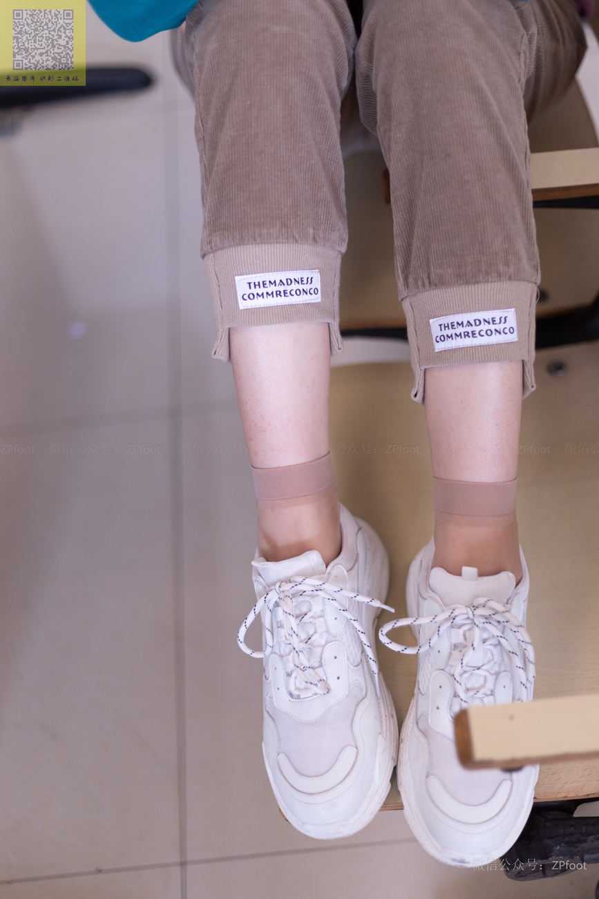 图片[32]-[LSS山茶摄影] NO.286 晨晨的灰丝和运动鞋短丝[89P] – 速更版-美库