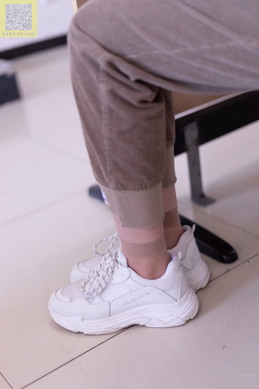 图片[37]-[LSS山茶摄影] NO.286 晨晨的灰丝和运动鞋短丝[89P] – 速更版-美库