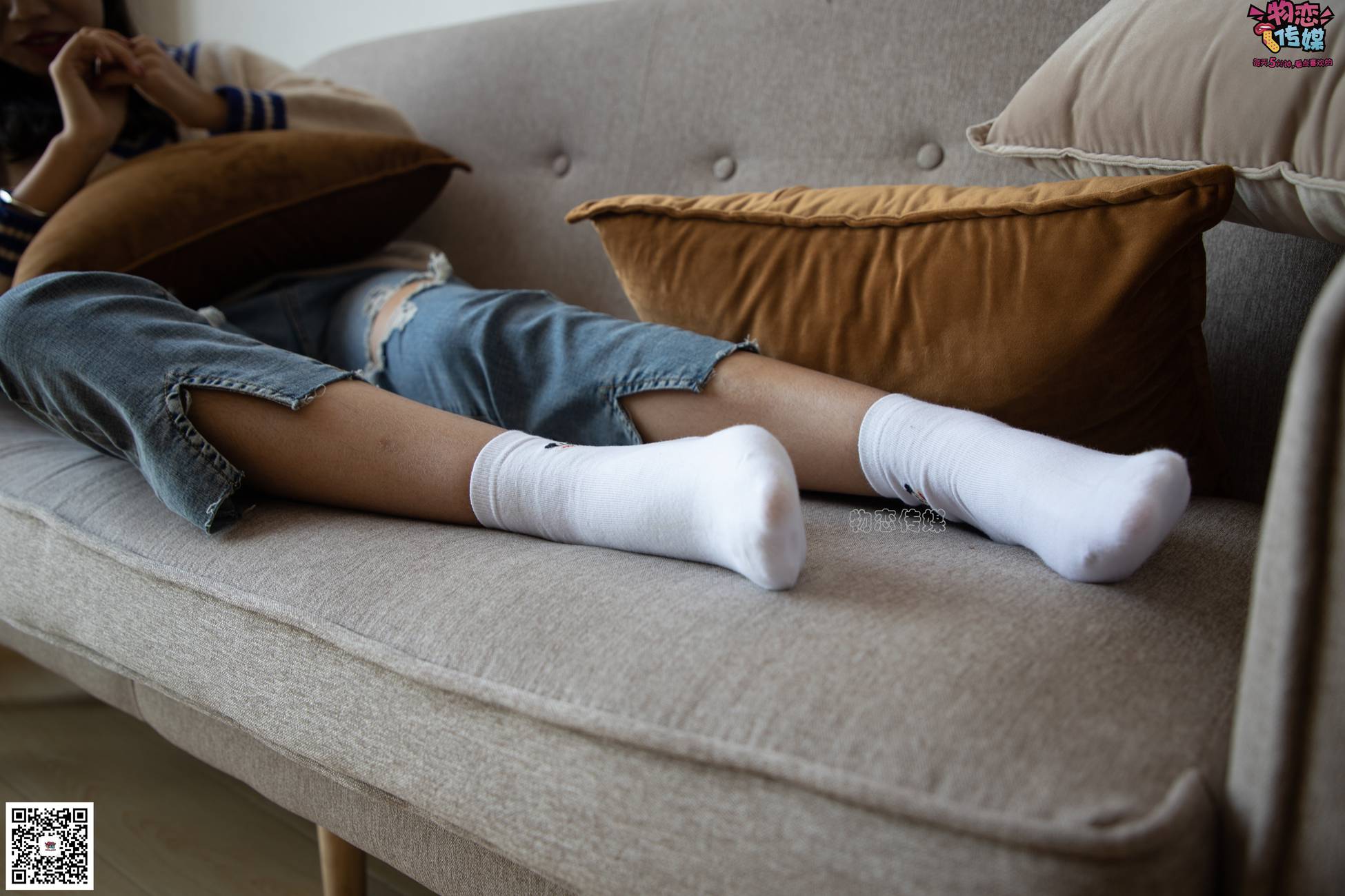 图片[108]-物恋传媒 No.080 雯雯-牛仔裤搭配匡威高帮帆布鞋 [141P] – 速更版-美库