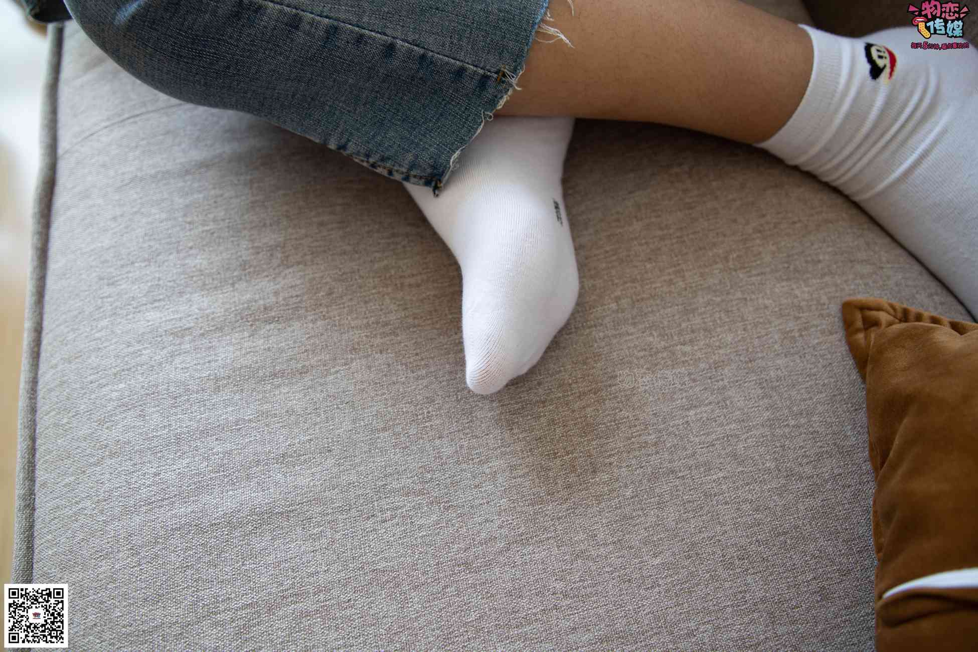 图片[124]-物恋传媒 No.080 雯雯-牛仔裤搭配匡威高帮帆布鞋 [141P] – 速更版-美库