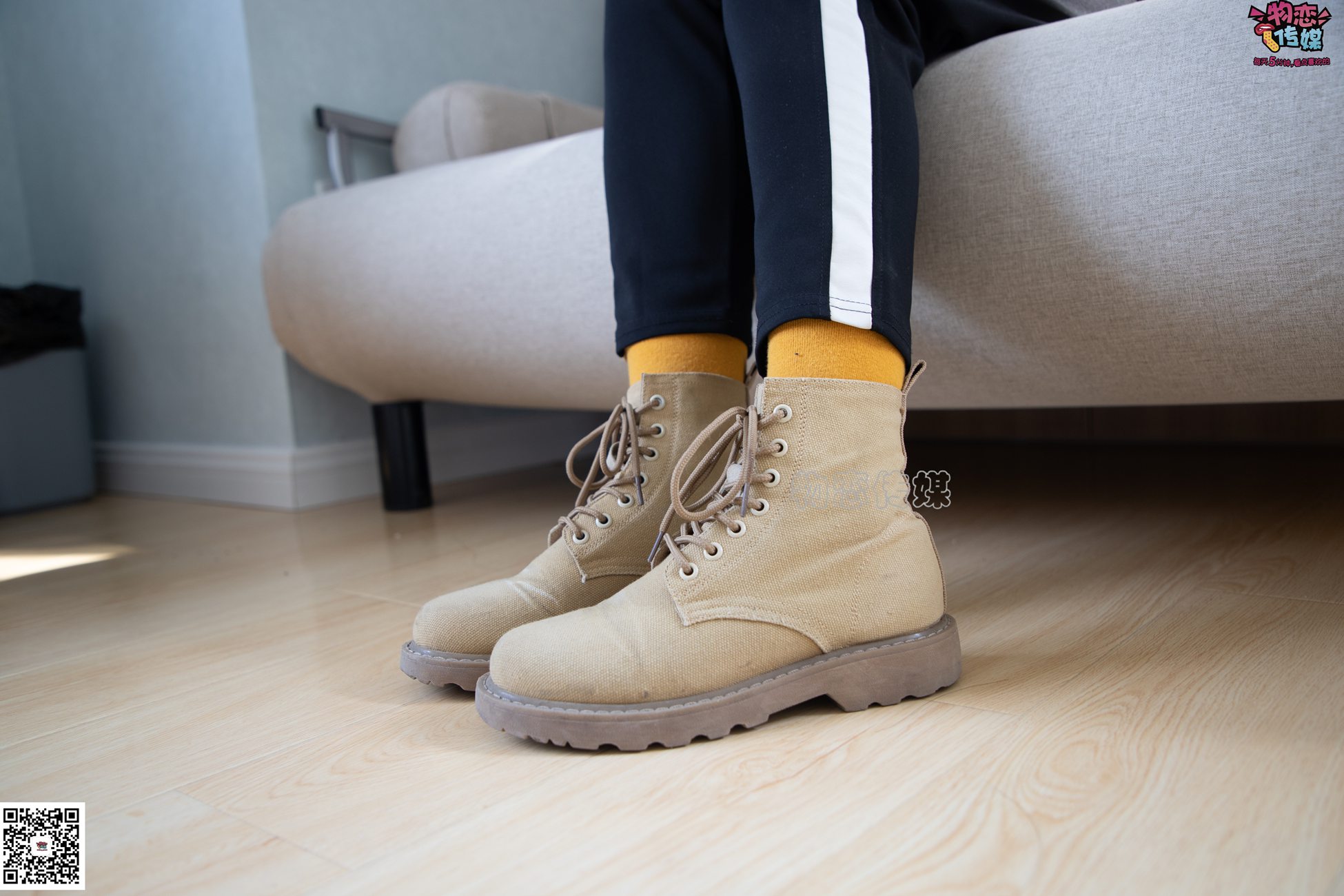 图片[11]-物恋传媒 NO.083 思薇 暖黄色棉袜与马丁靴 [142P] – 速更版-美库